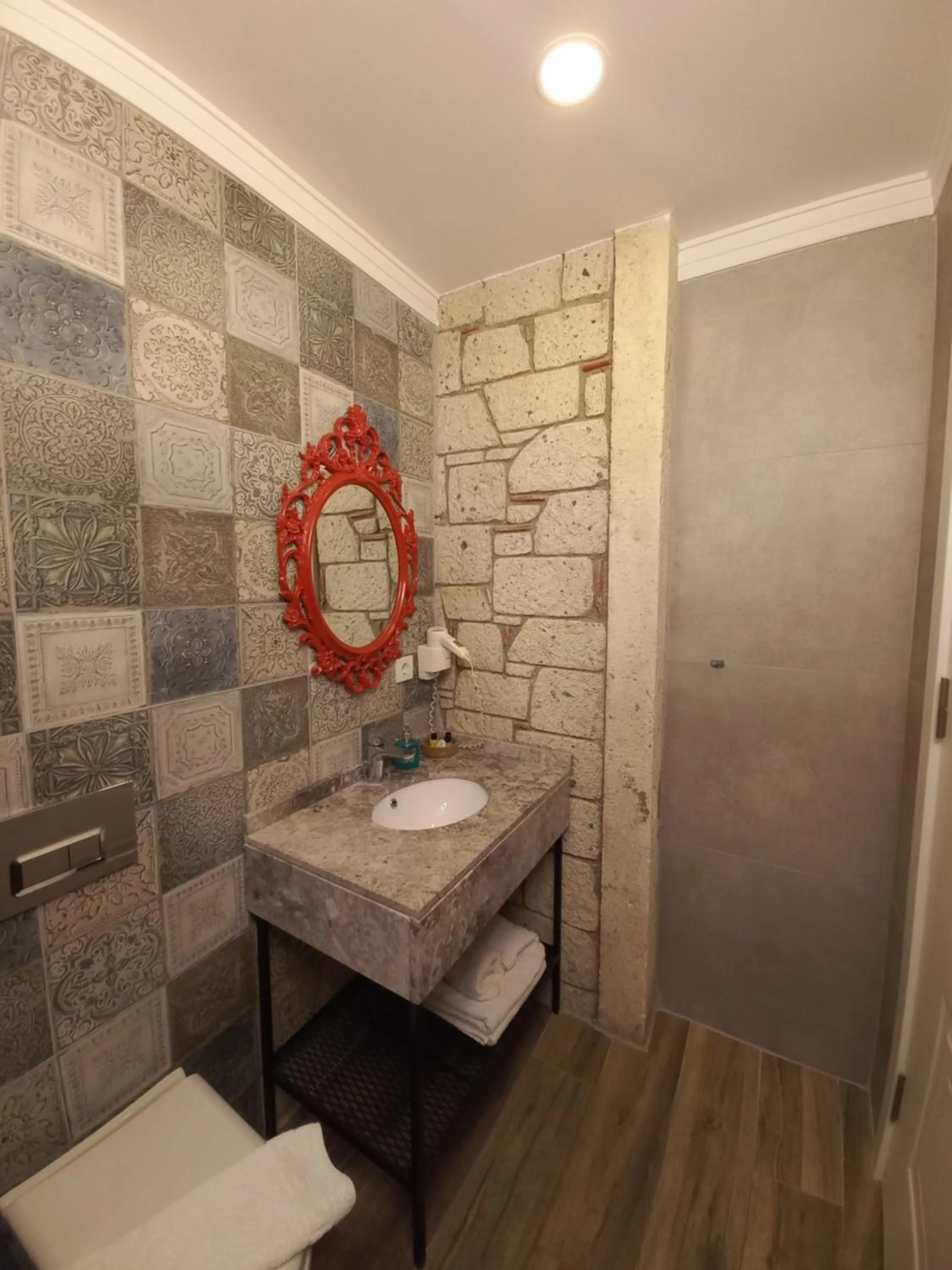 Shower in Chloe hotel Alacati