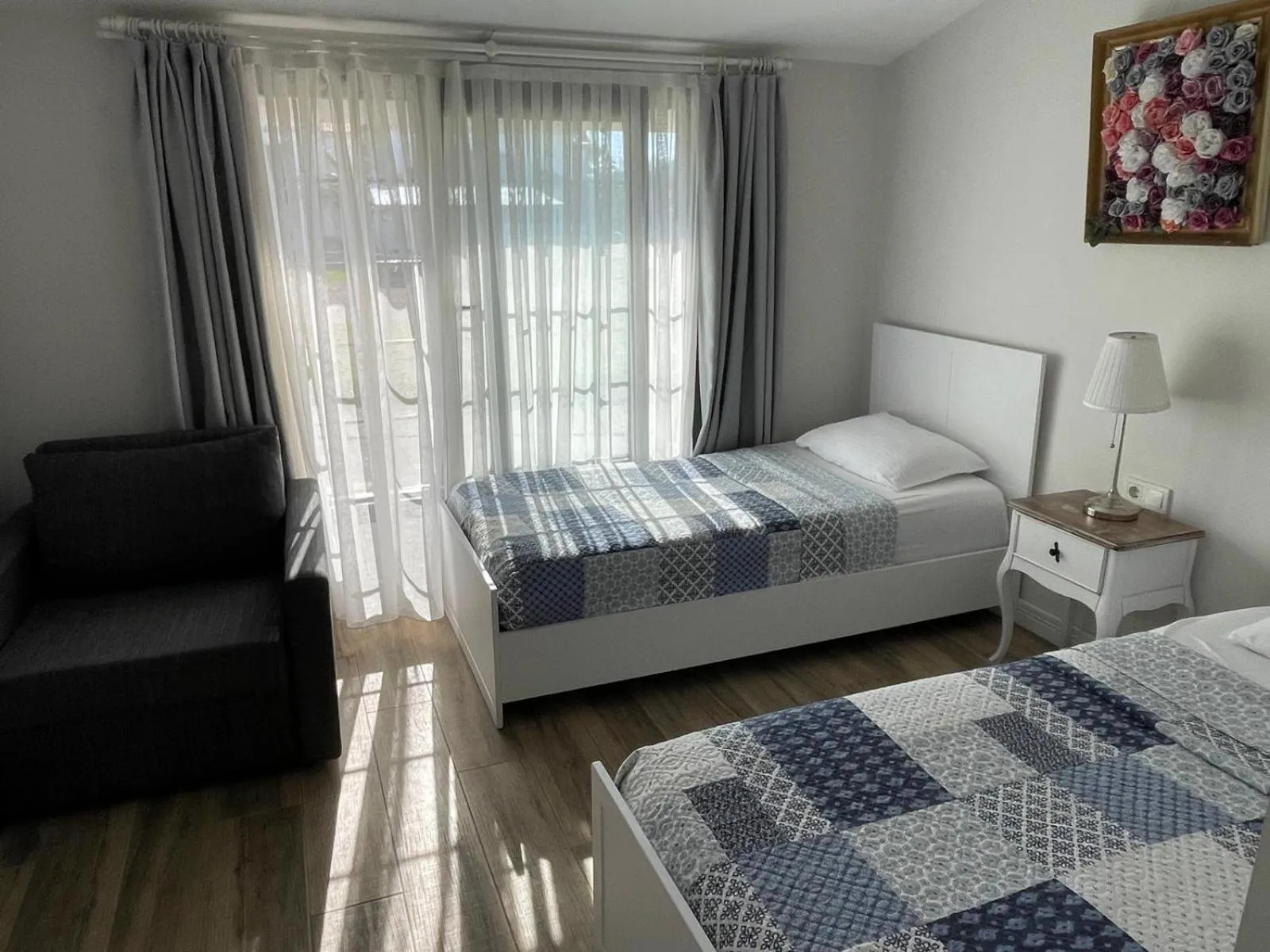 Photo of the whole room, Bed in Chloe hotel Alacati