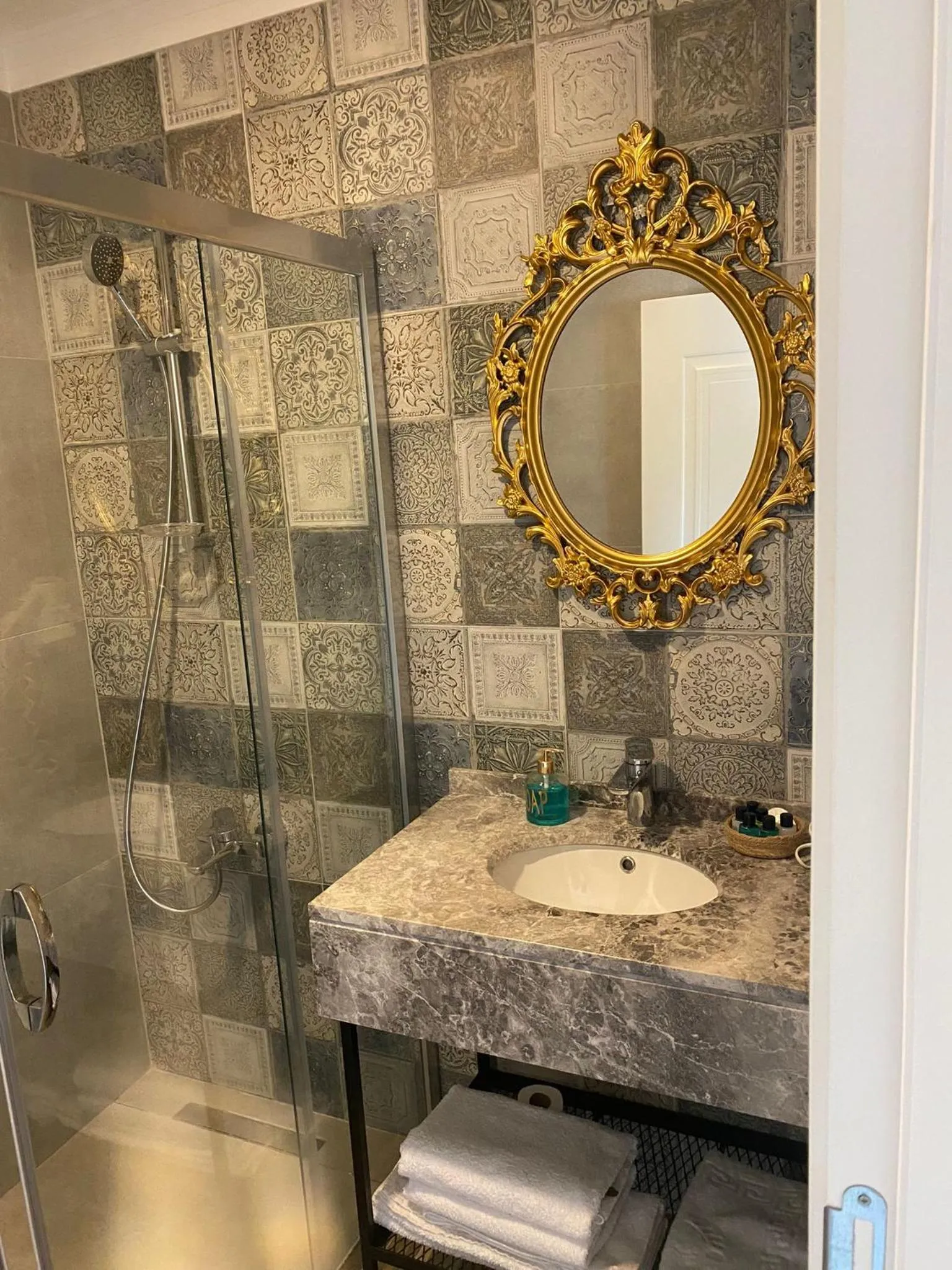 Bathroom in Chloe hotel Alacati