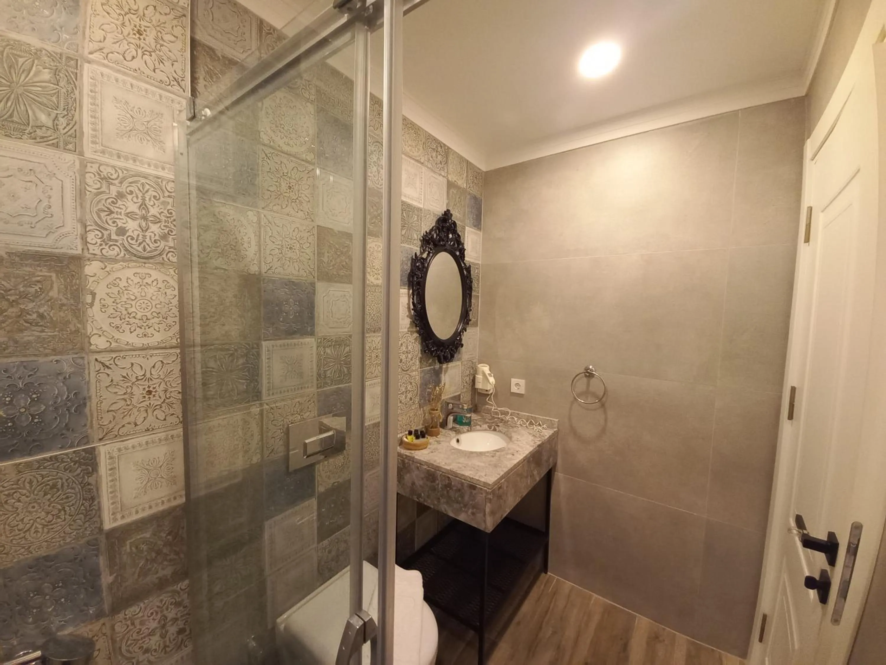 Shower in Chloe hotel Alacati