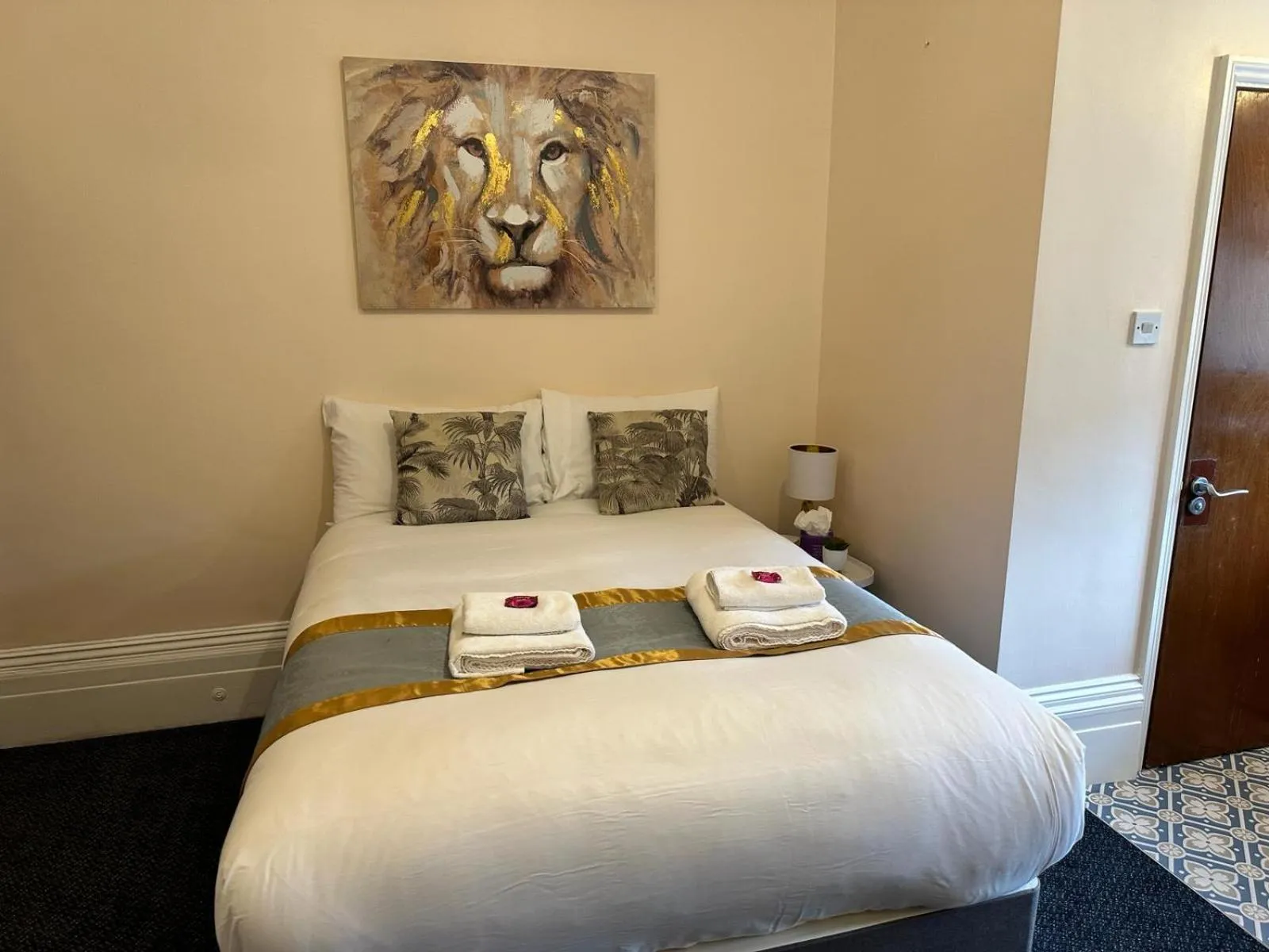 Bed in United Lodge Hotel