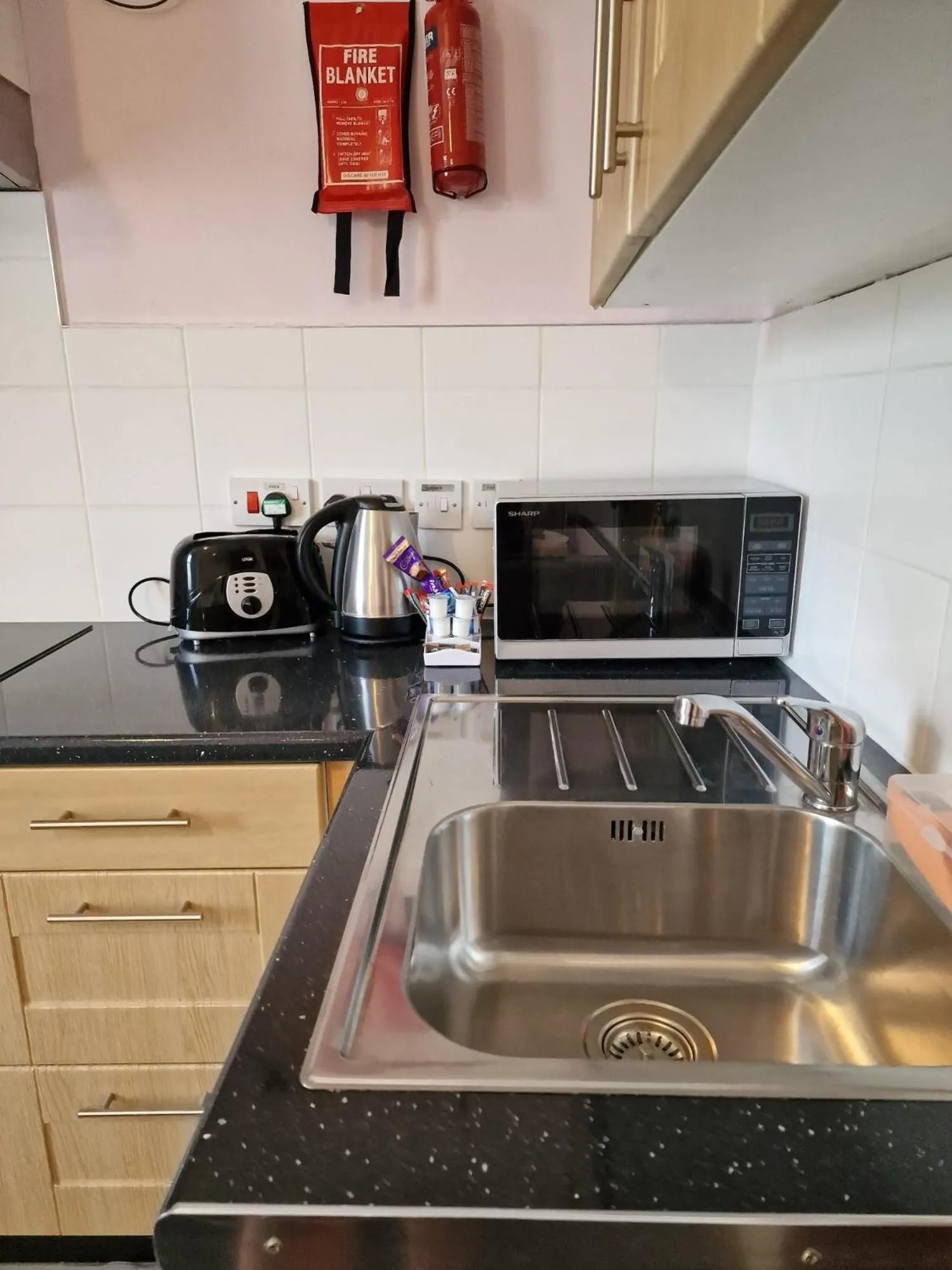 Kitchen or kitchenette in United Lodge Hotel