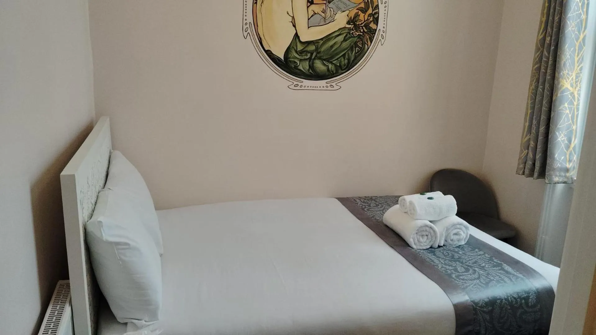 Bed in United Lodge Hotel