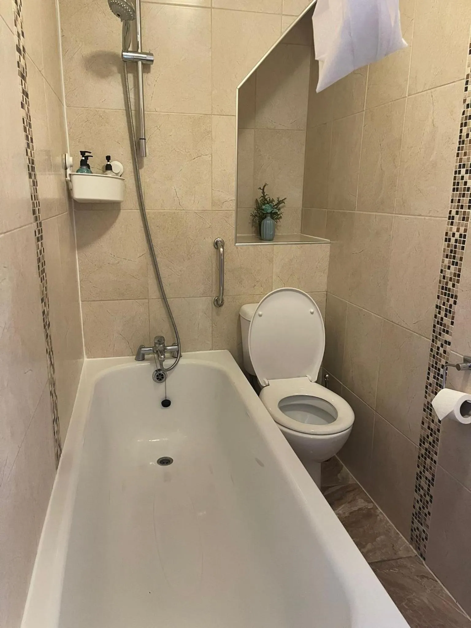 Bath in United Lodge Hotel