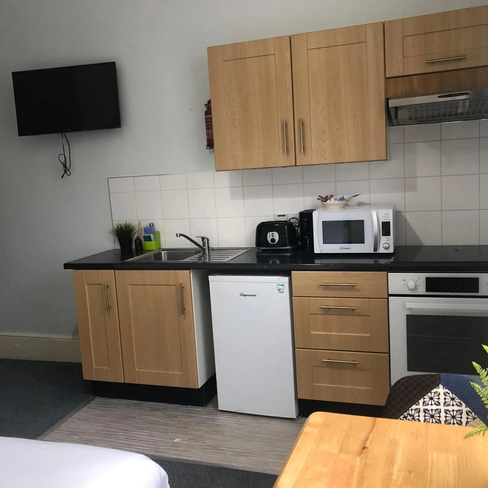 Kitchen or kitchenette in United Lodge Hotel
