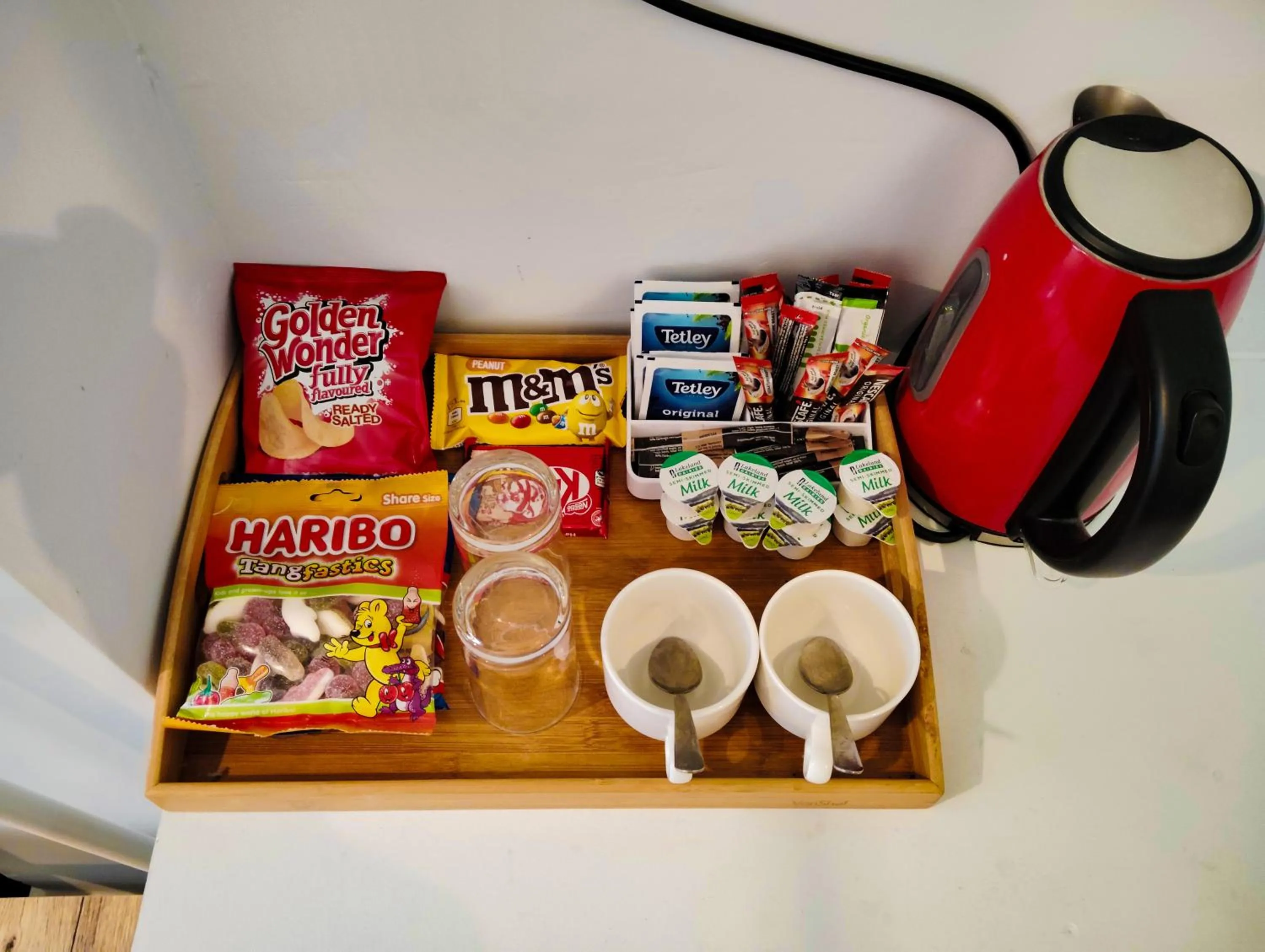 Coffee/tea facilities in United Lodge Hotel