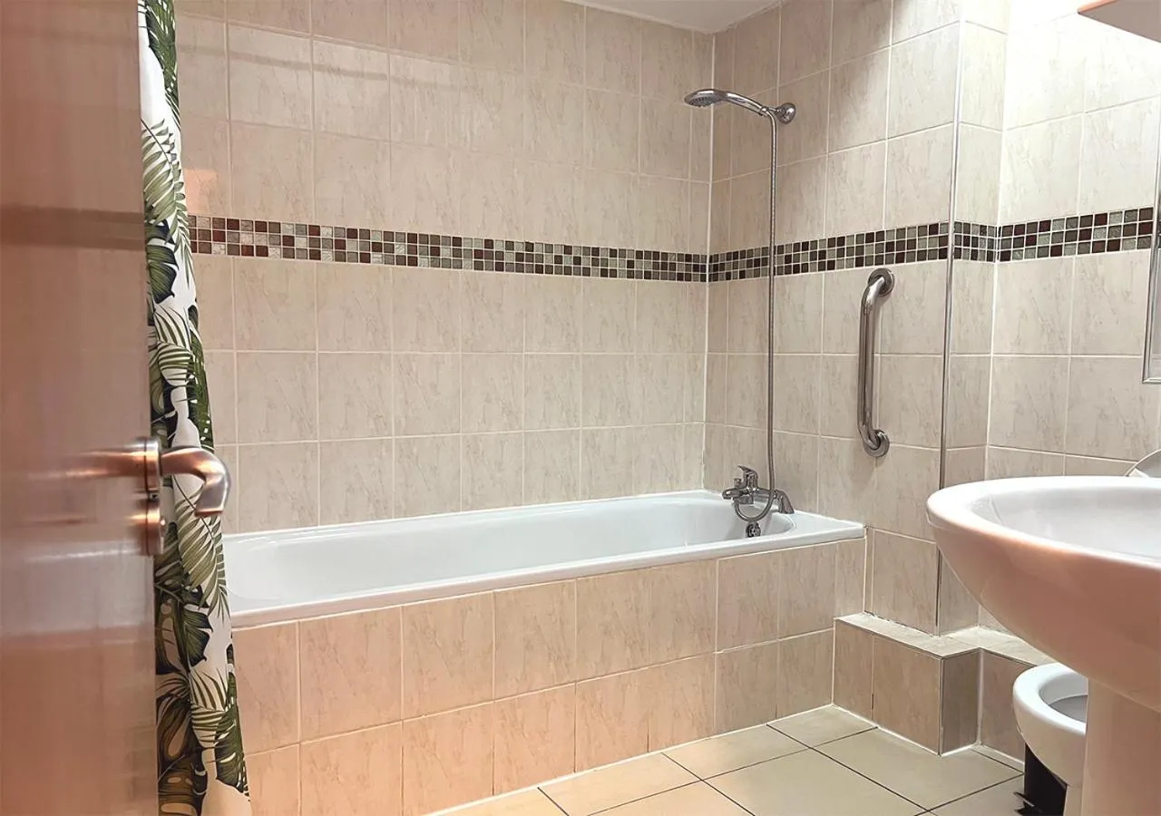 Bathroom in United Lodge Hotel