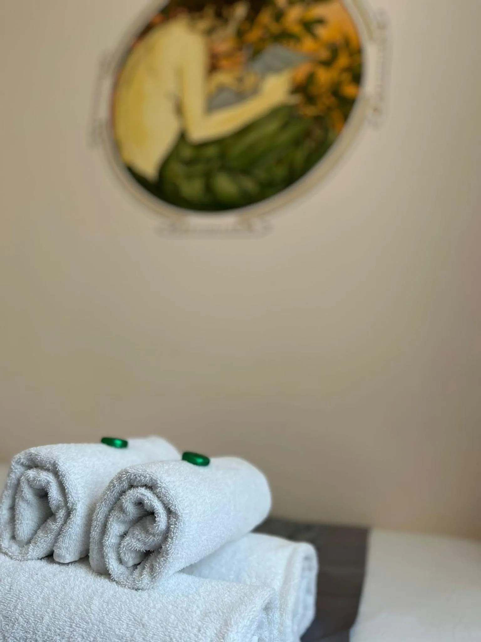 Decorative detail, Bed in United Lodge Hotel