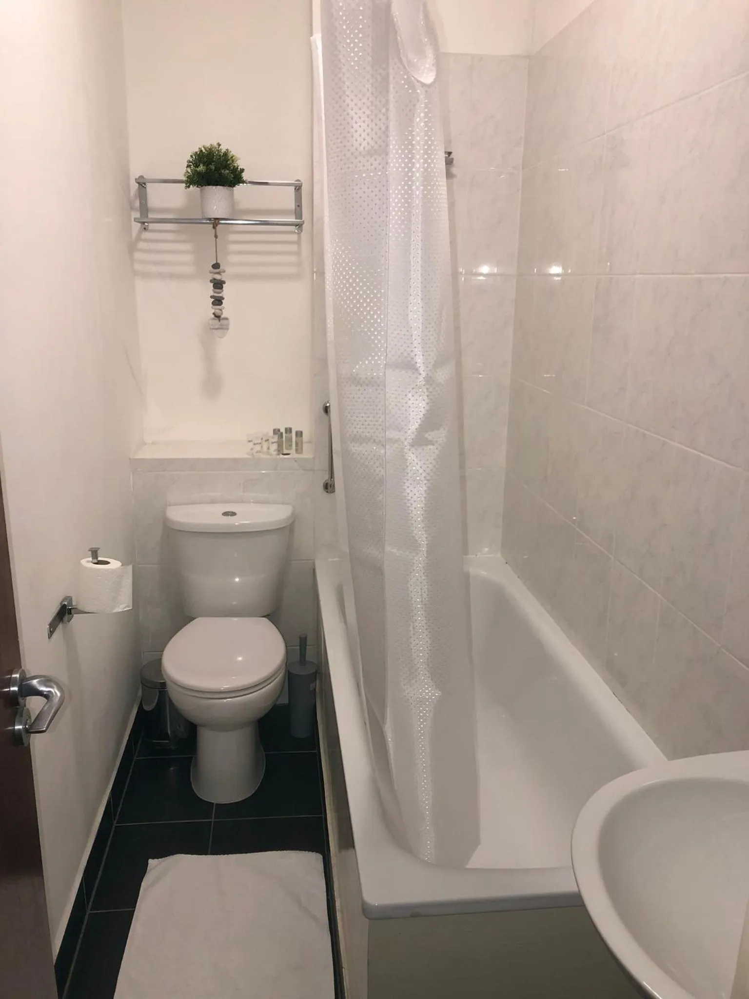 Bathroom in United Lodge Hotel