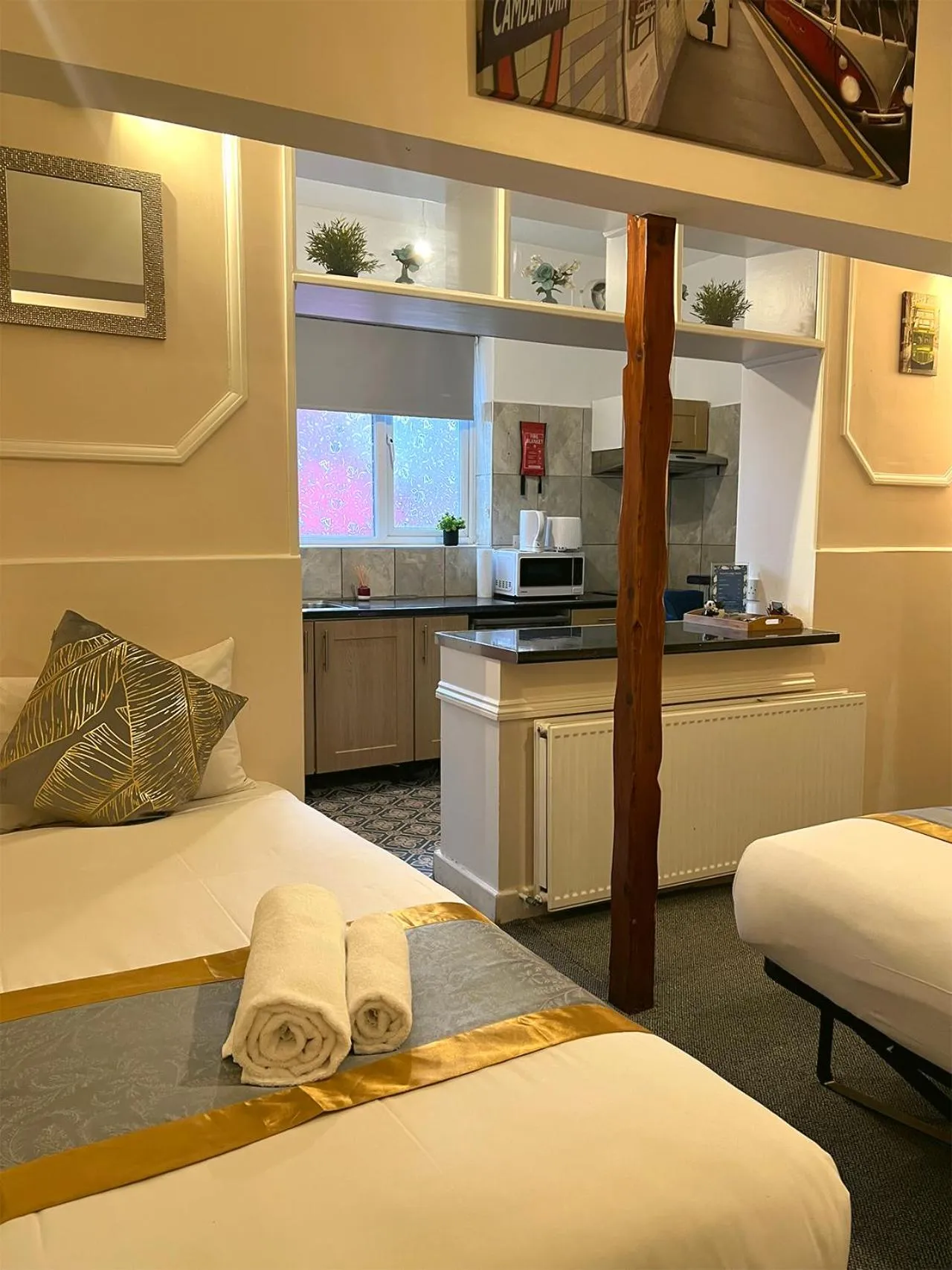 Bedroom, Bed in United Lodge Hotel