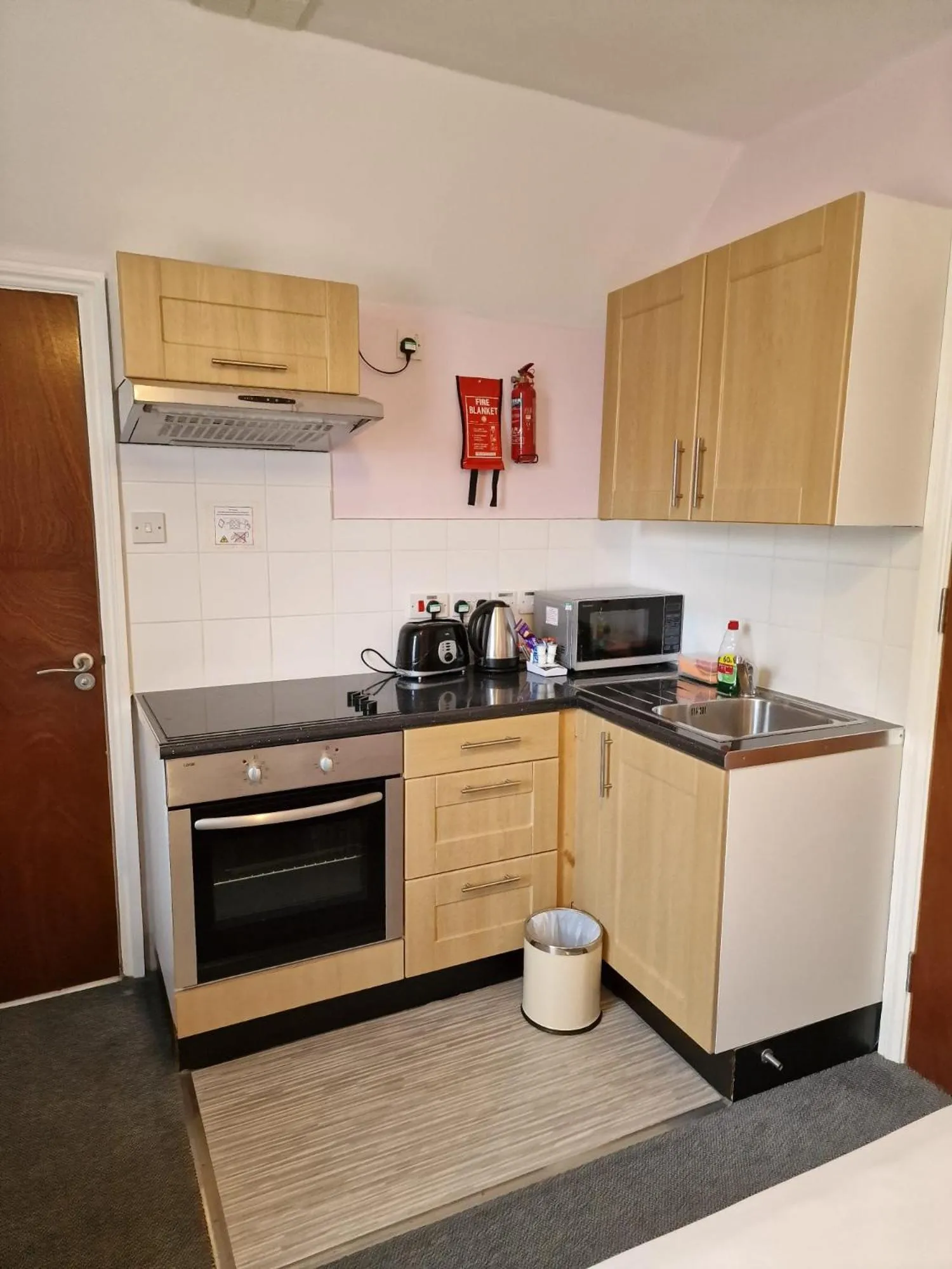 Kitchen or kitchenette in United Lodge Hotel