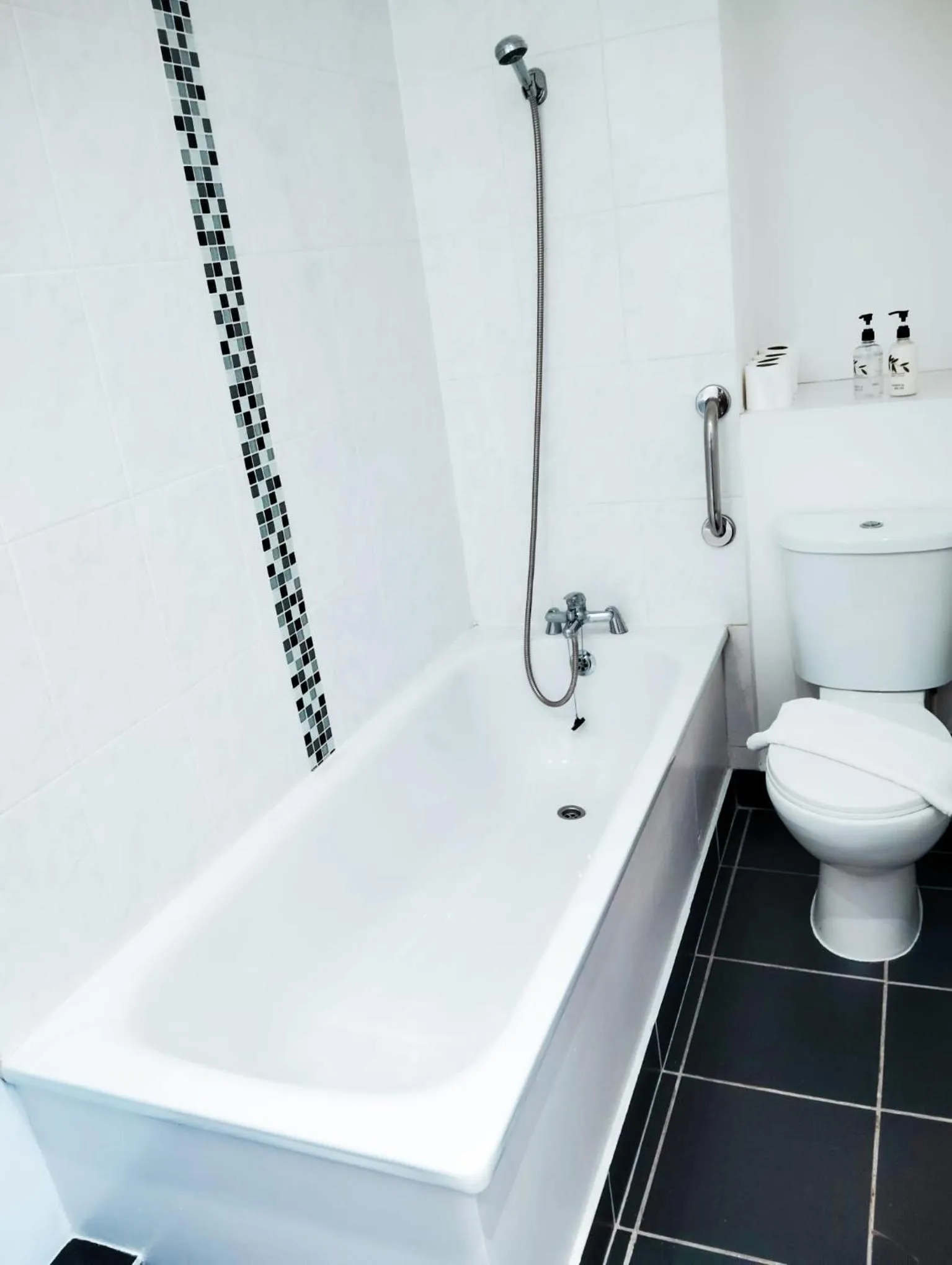 Bathroom in United Lodge Hotel