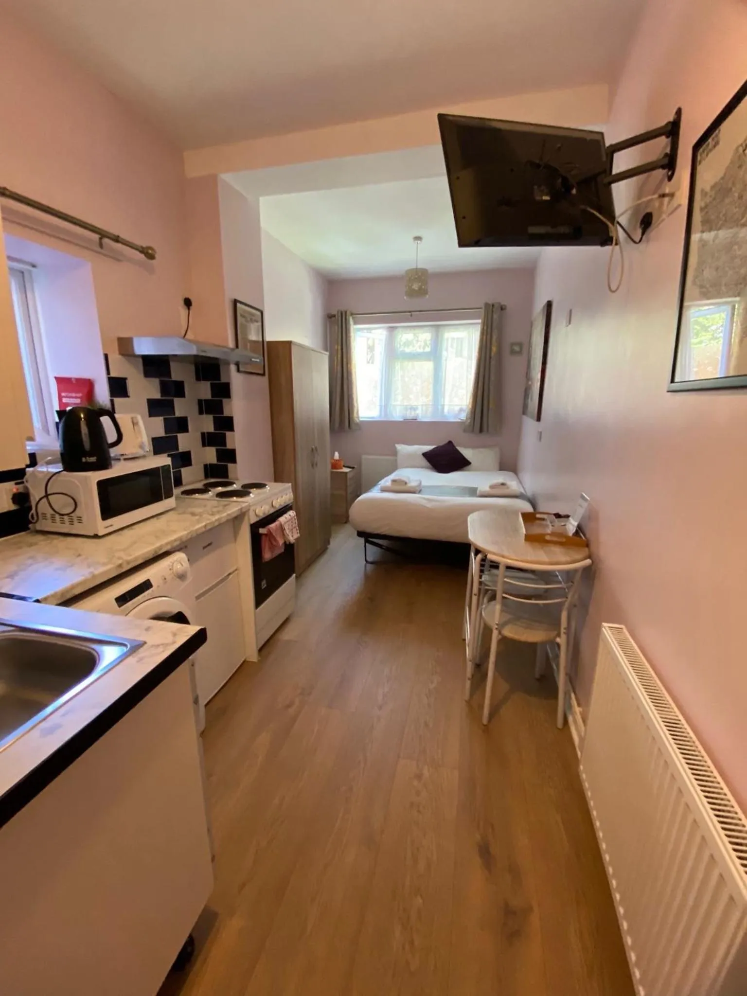 Photo of the whole room, Bed in United Lodge Hotel