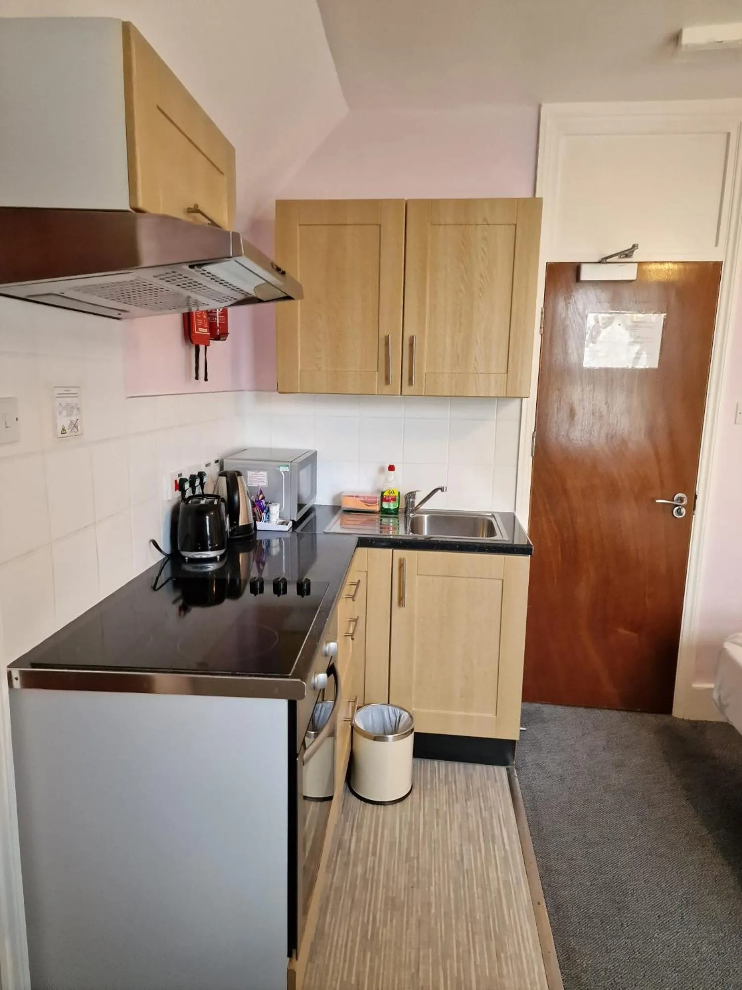 Kitchen or kitchenette in United Lodge Hotel