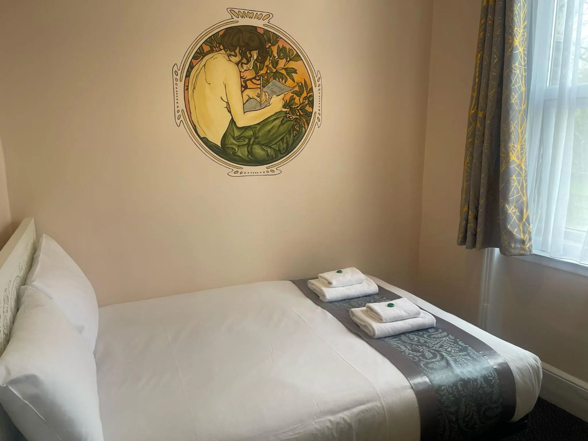 Bed in United Lodge Hotel