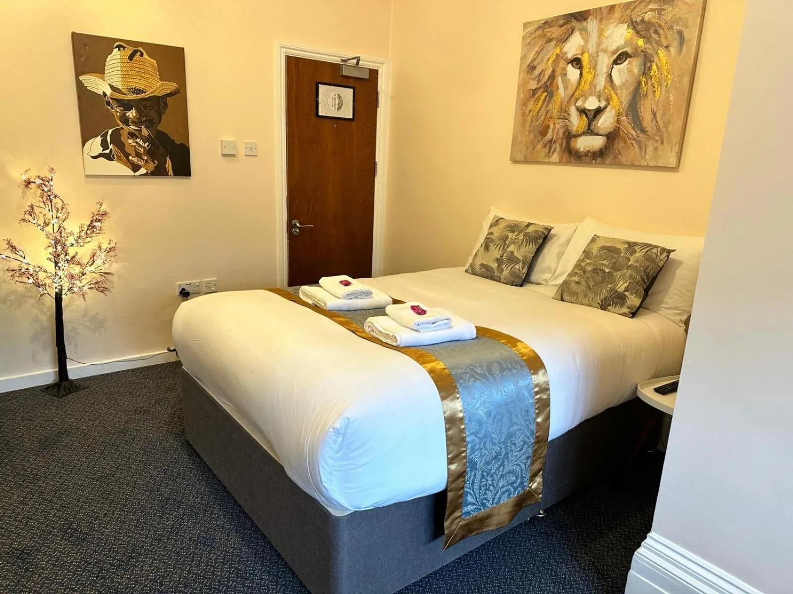 Bed in United Lodge Hotel