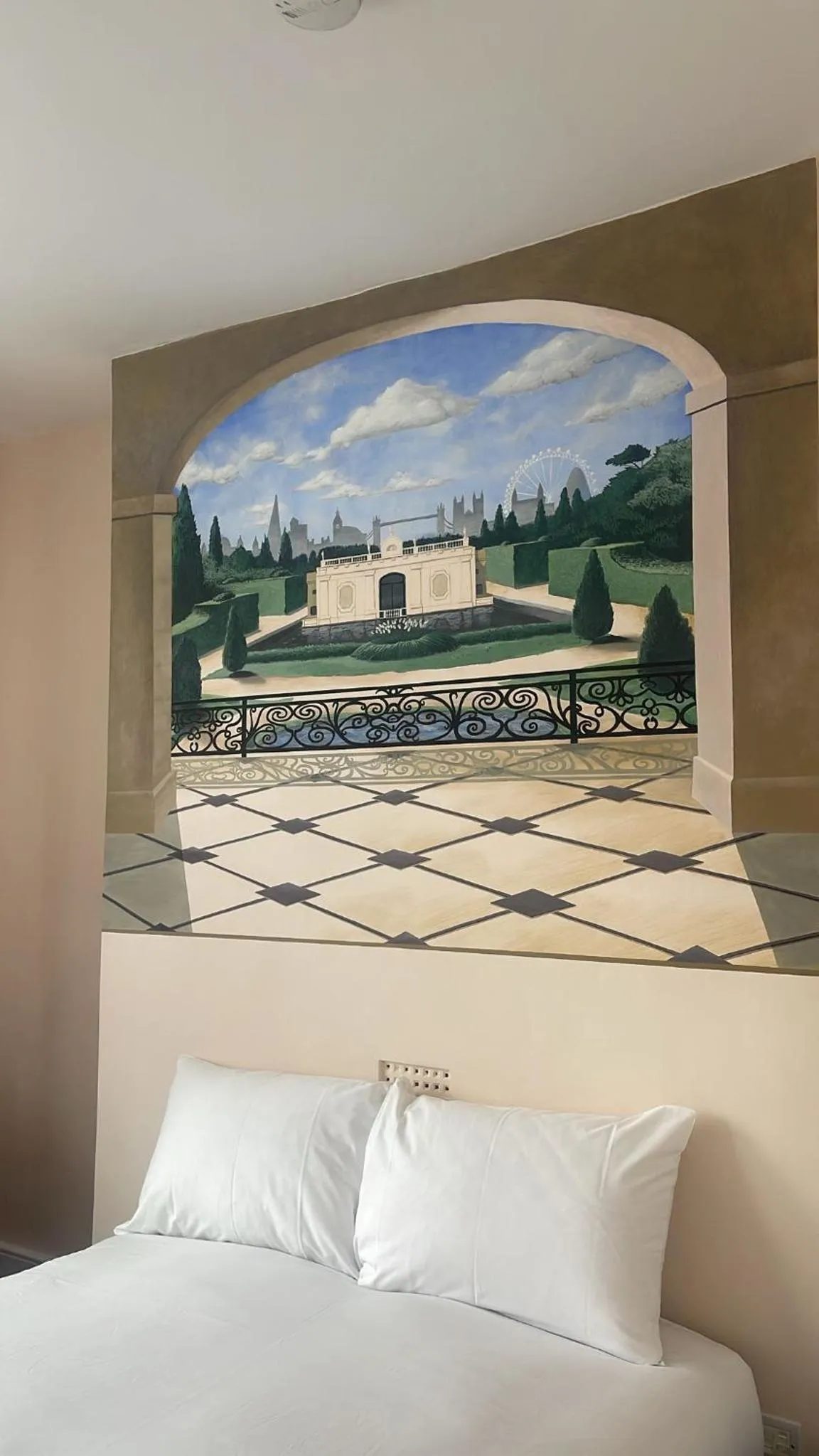 Bed in United Lodge Hotel