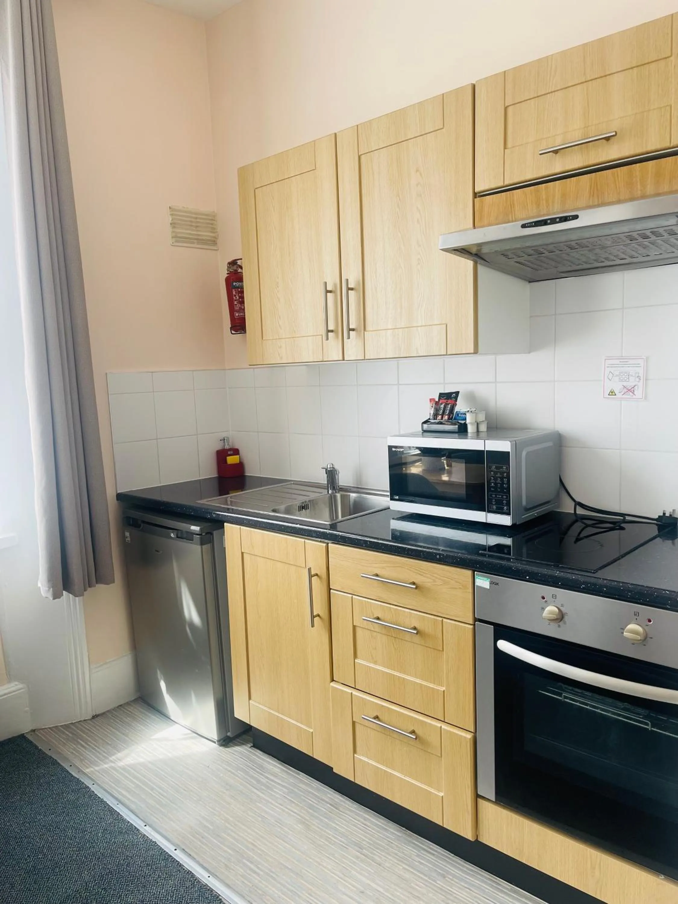 kitchen in United Lodge Hotel