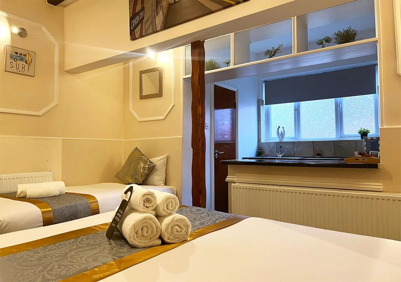 Photo of the whole room, Bed in United Lodge Hotel