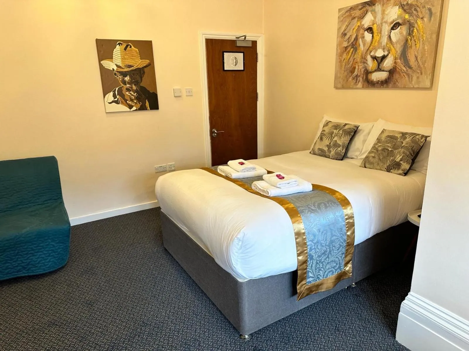 Bed in United Lodge Hotel