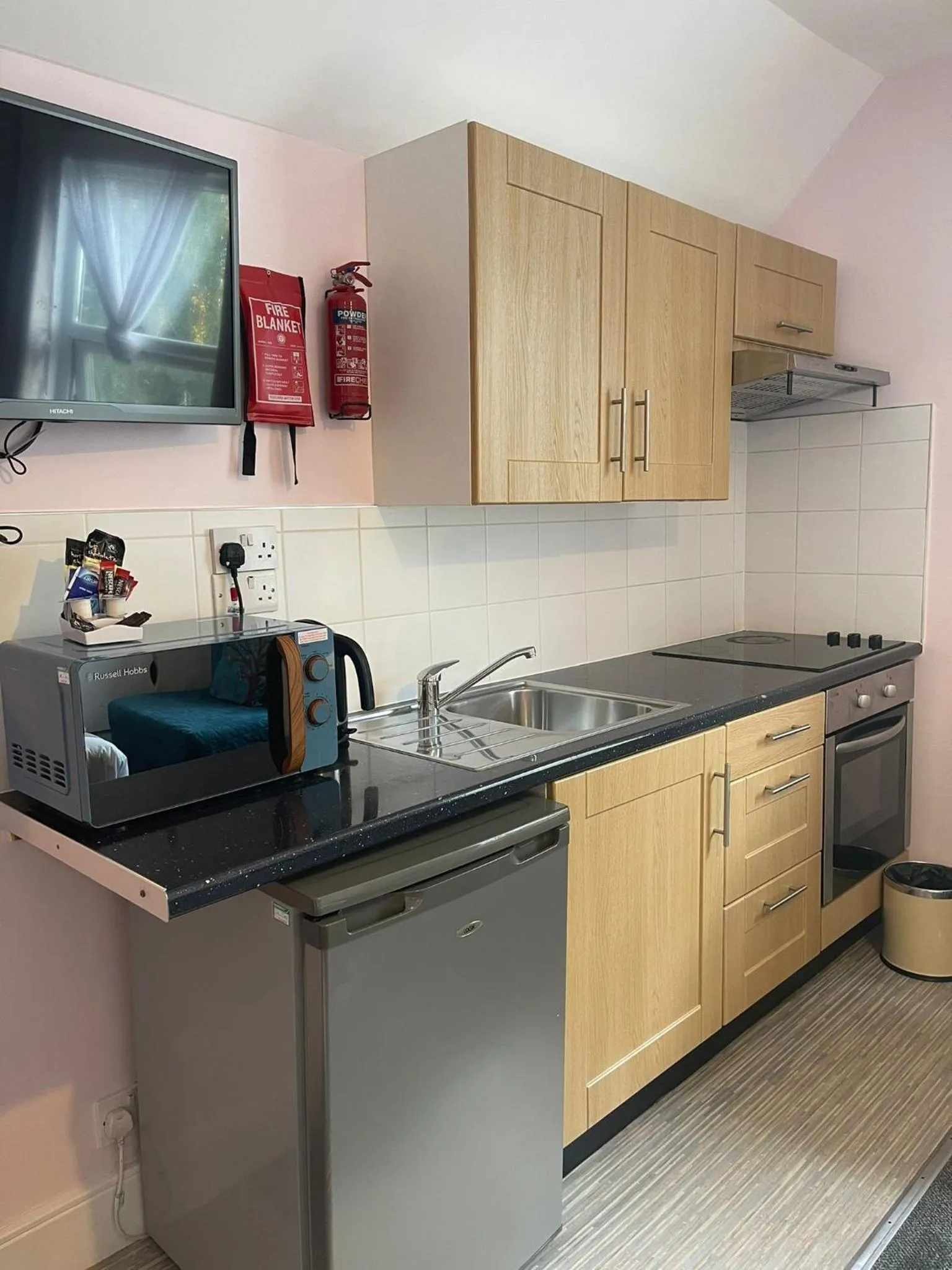 Kitchen or kitchenette in United Lodge Hotel