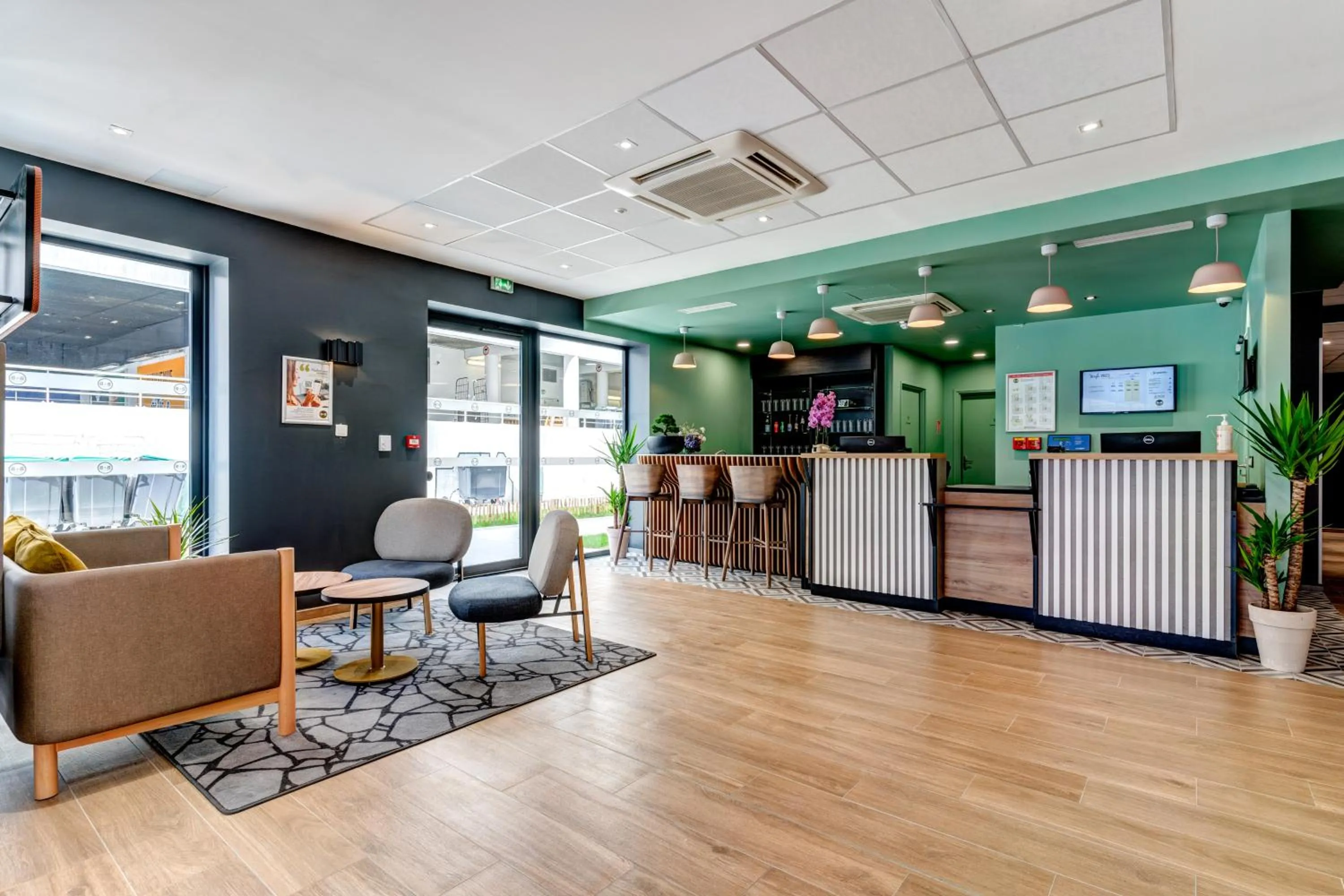 Lobby or reception in B&B HOTEL Paris Ivry Quai de Seine