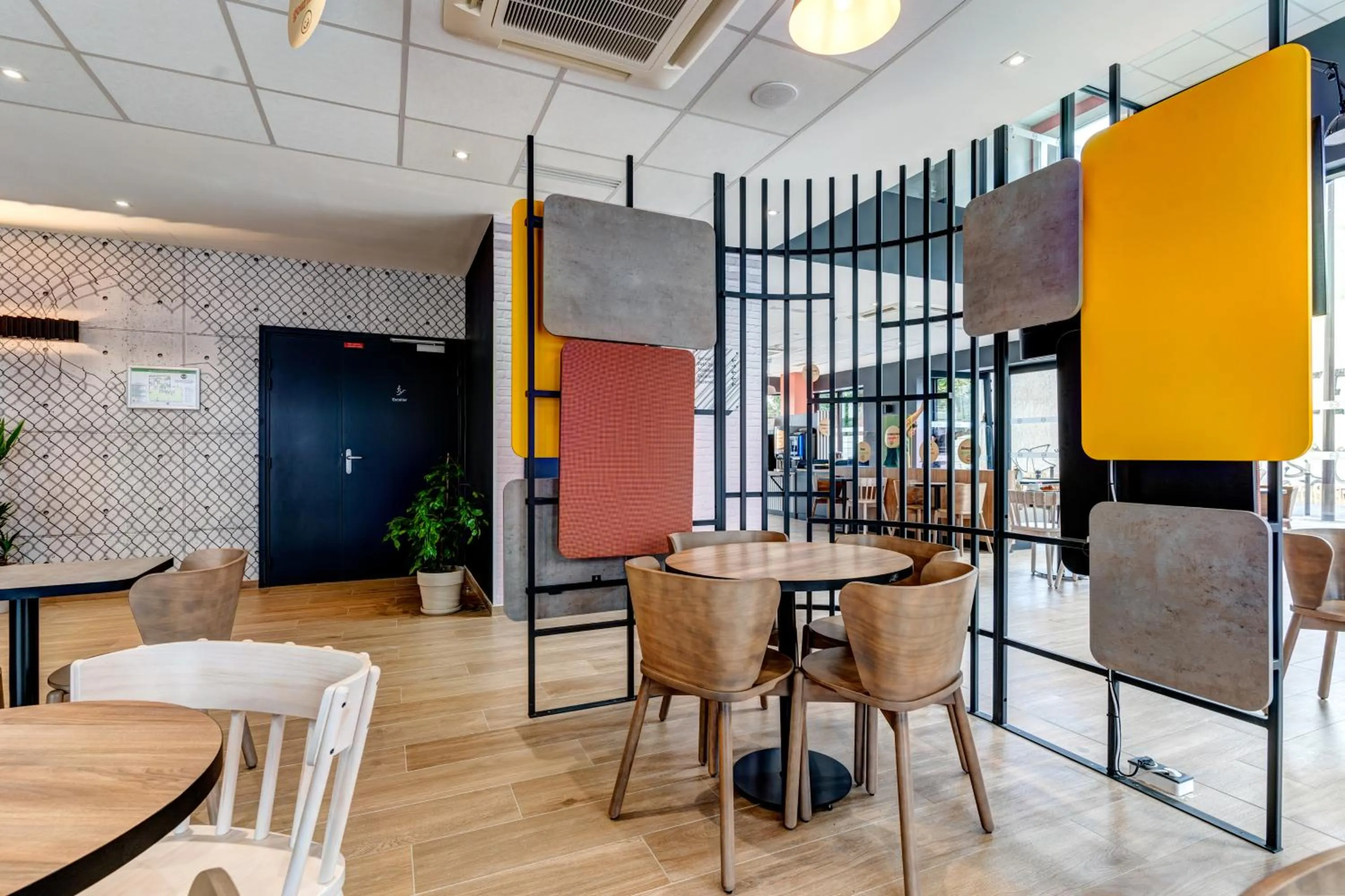 Lobby or reception in B&B HOTEL Paris Ivry Quai de Seine