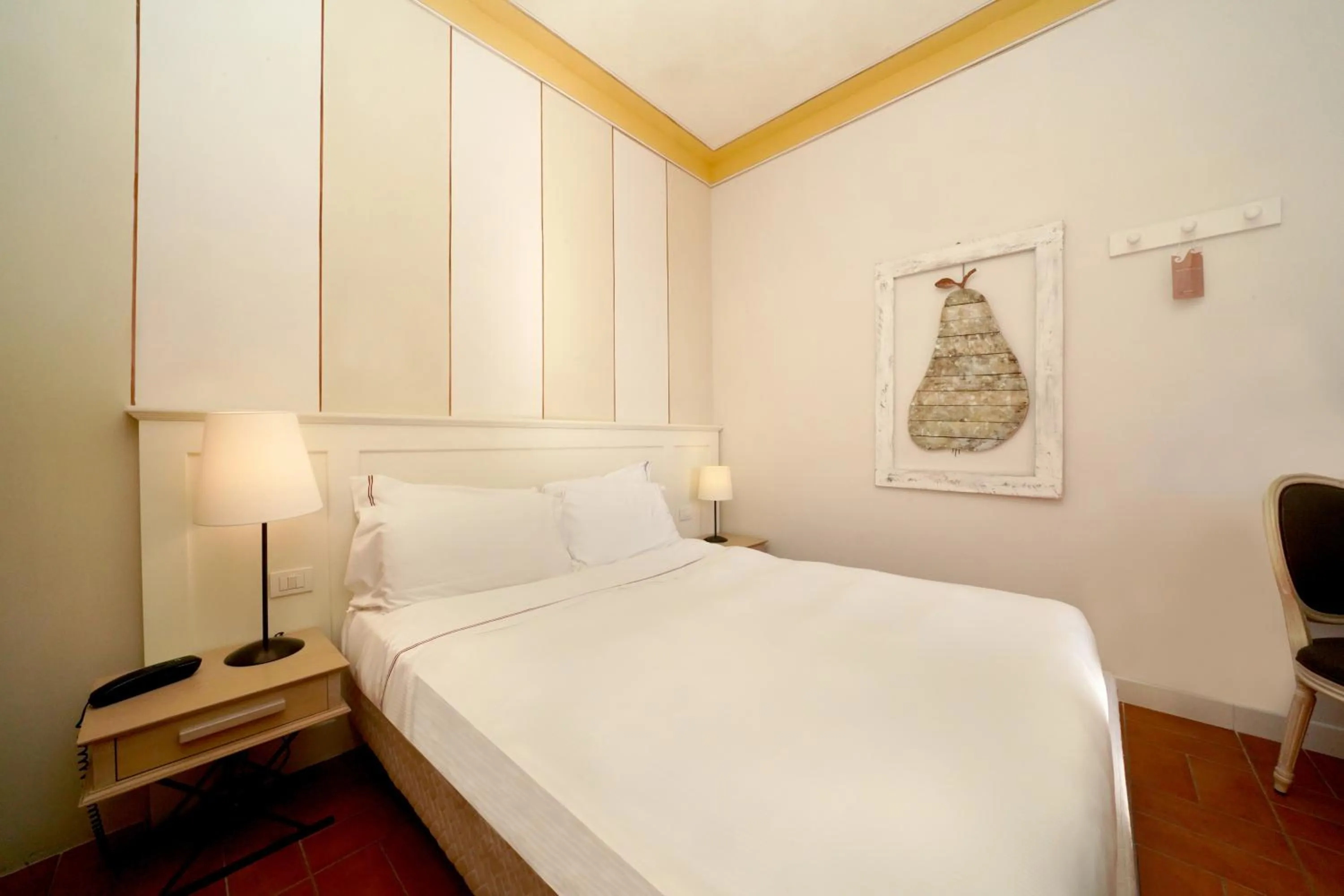 Photo of the whole room, Bed in Saturnia Tuscany Hotel