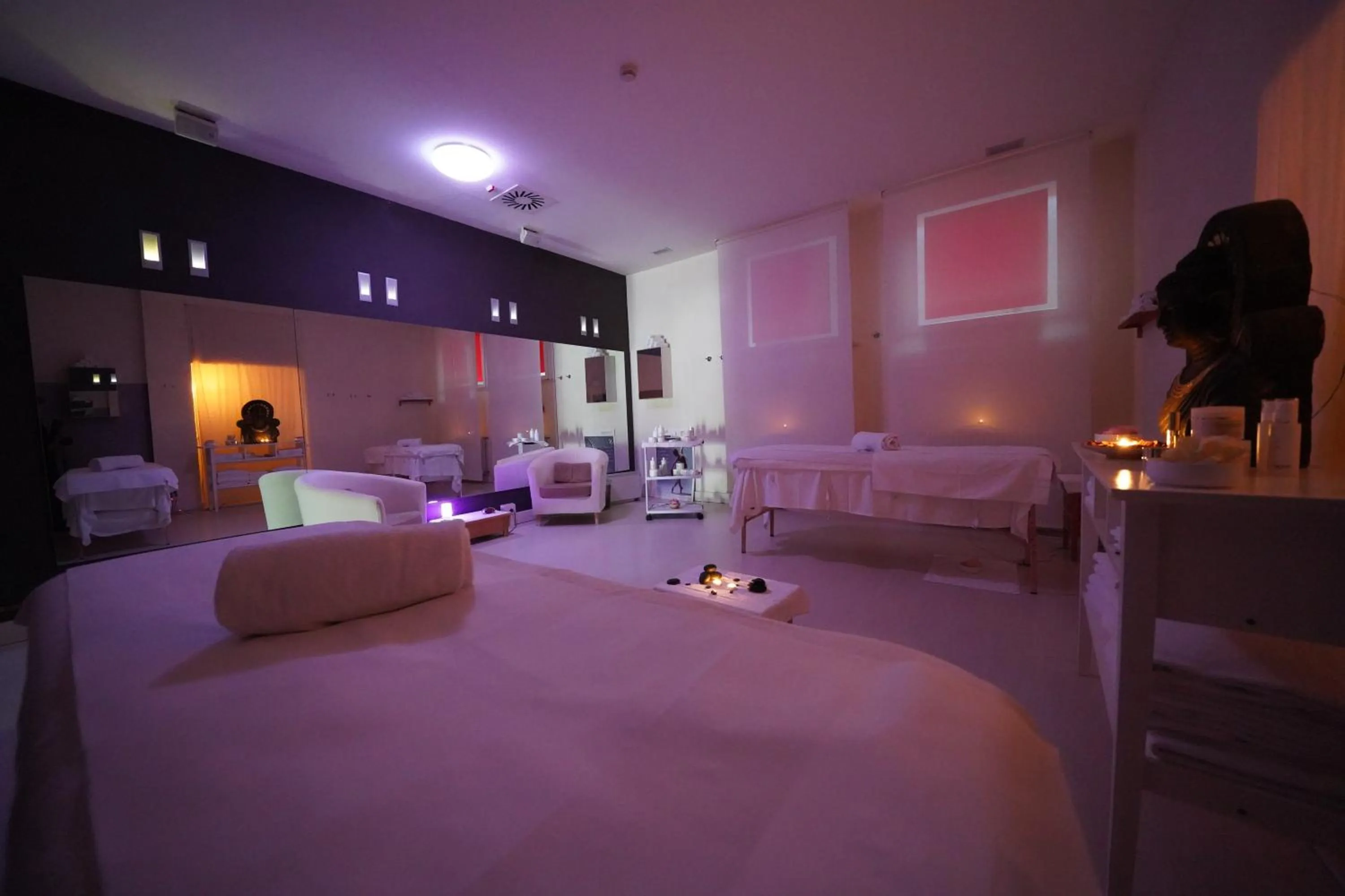 Massage, Bed in Saturnia Tuscany Hotel