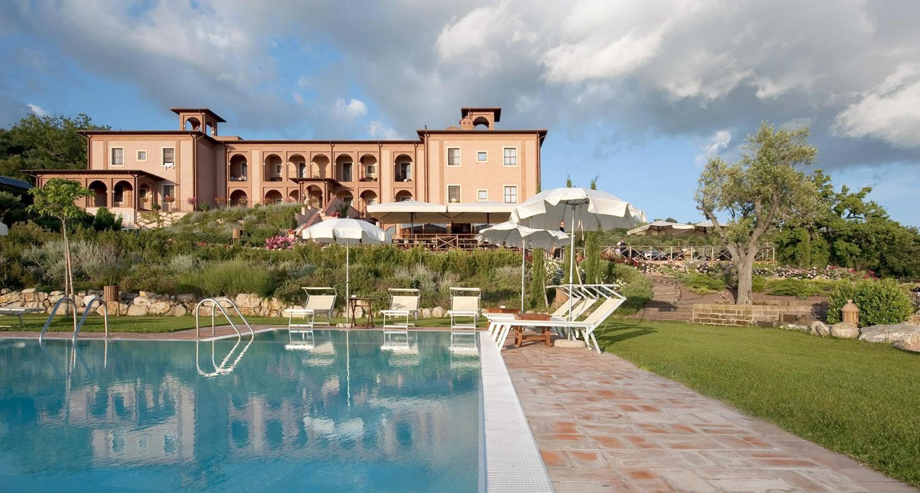 Facade/entrance in Saturnia Tuscany Hotel