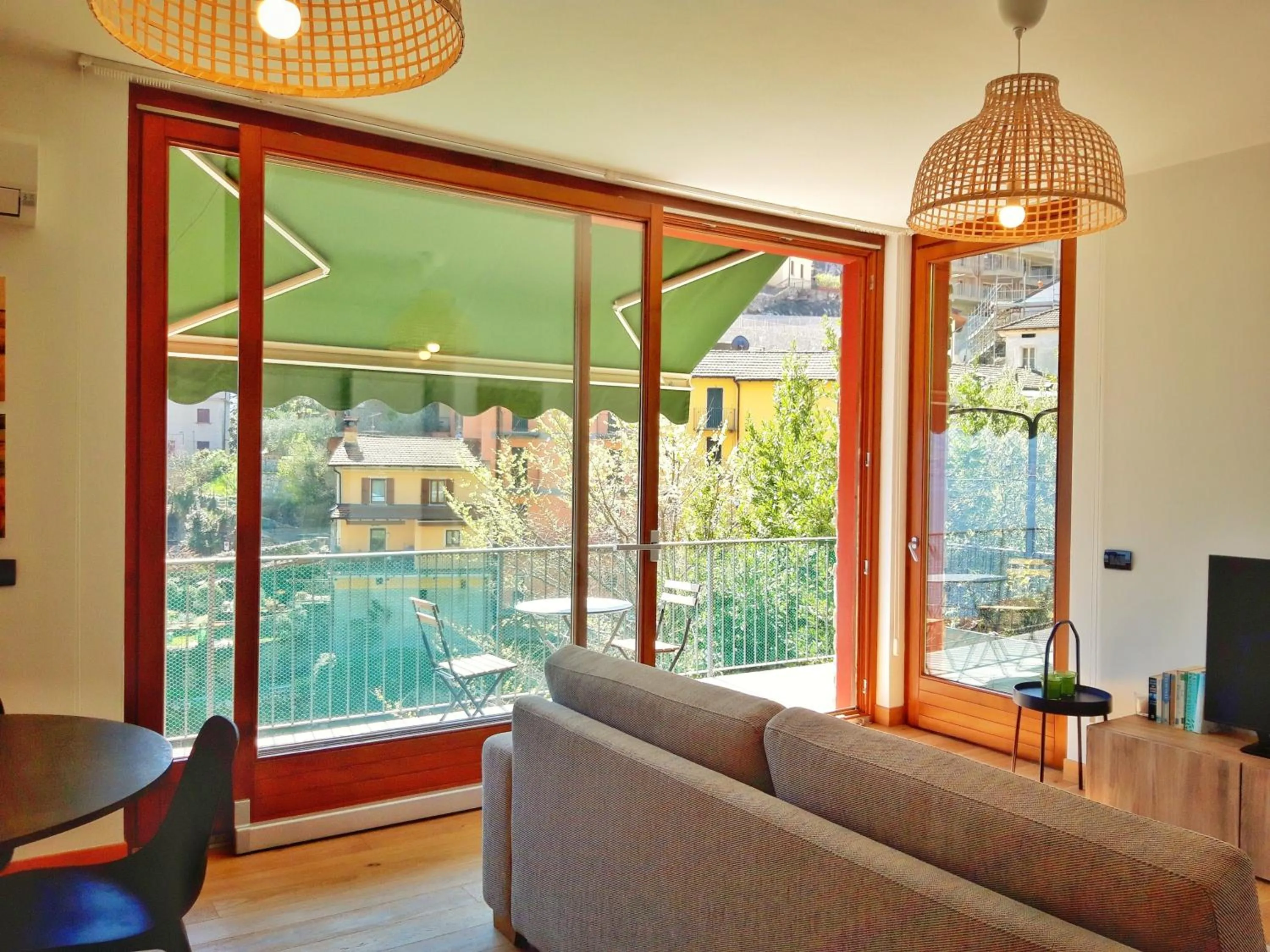 Living room in Lake View Gateway - by MyHomeInComo