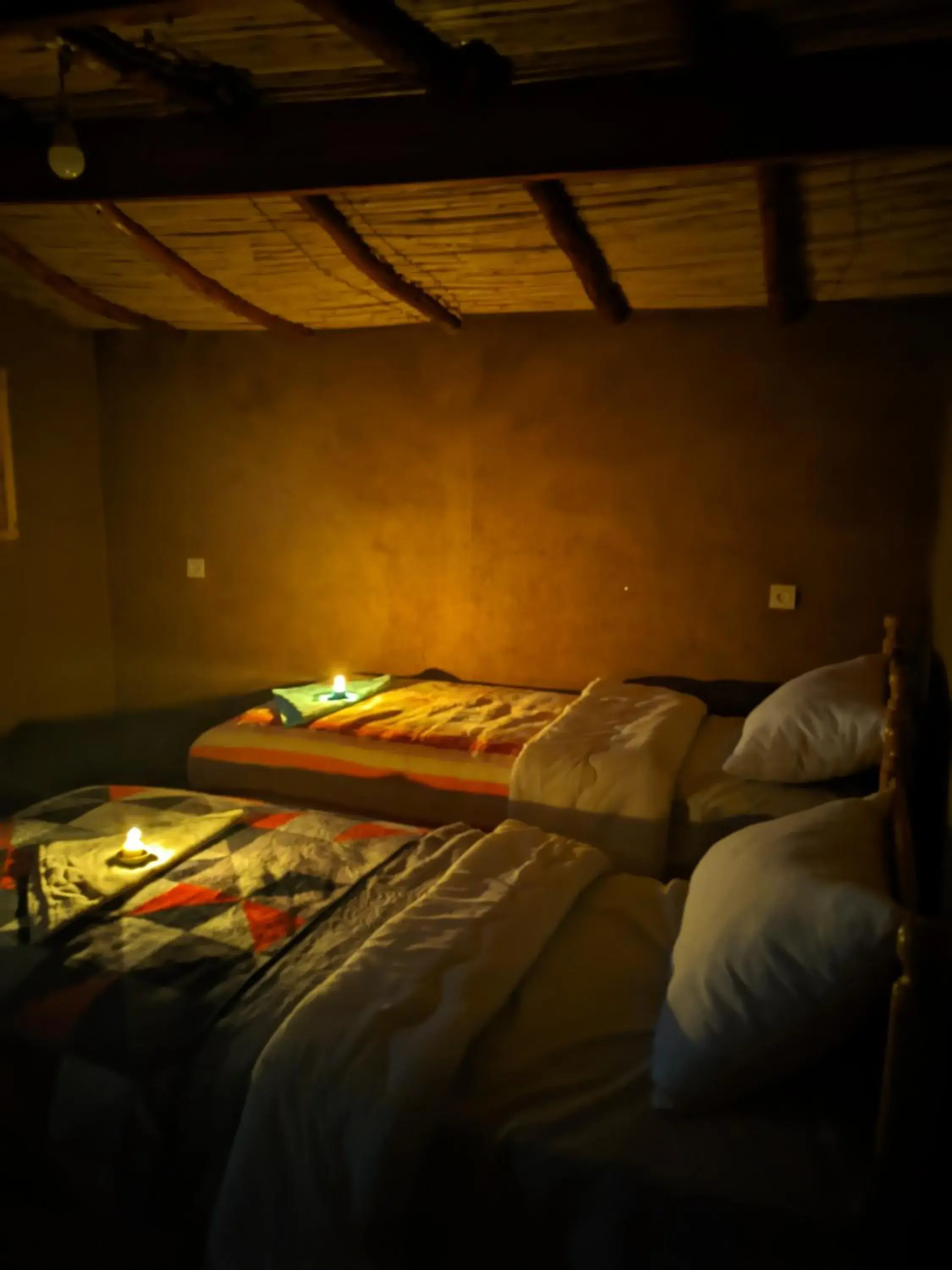 Budget Double Room in Café restaurante shelter calm life Budget Double Room in Café restaurante shelter calm life