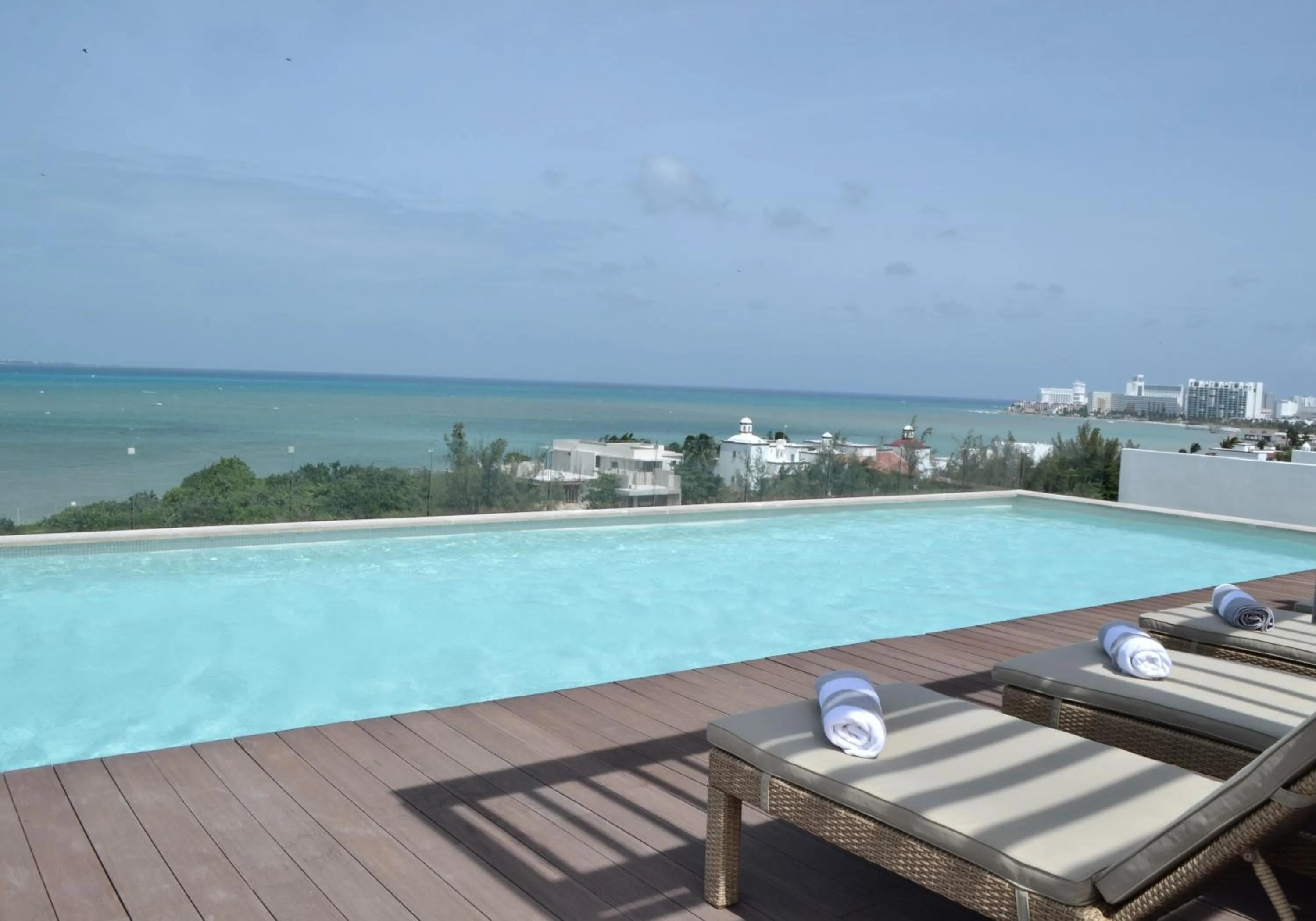 Swimming pool in Estudio Neen Zona Hotelera