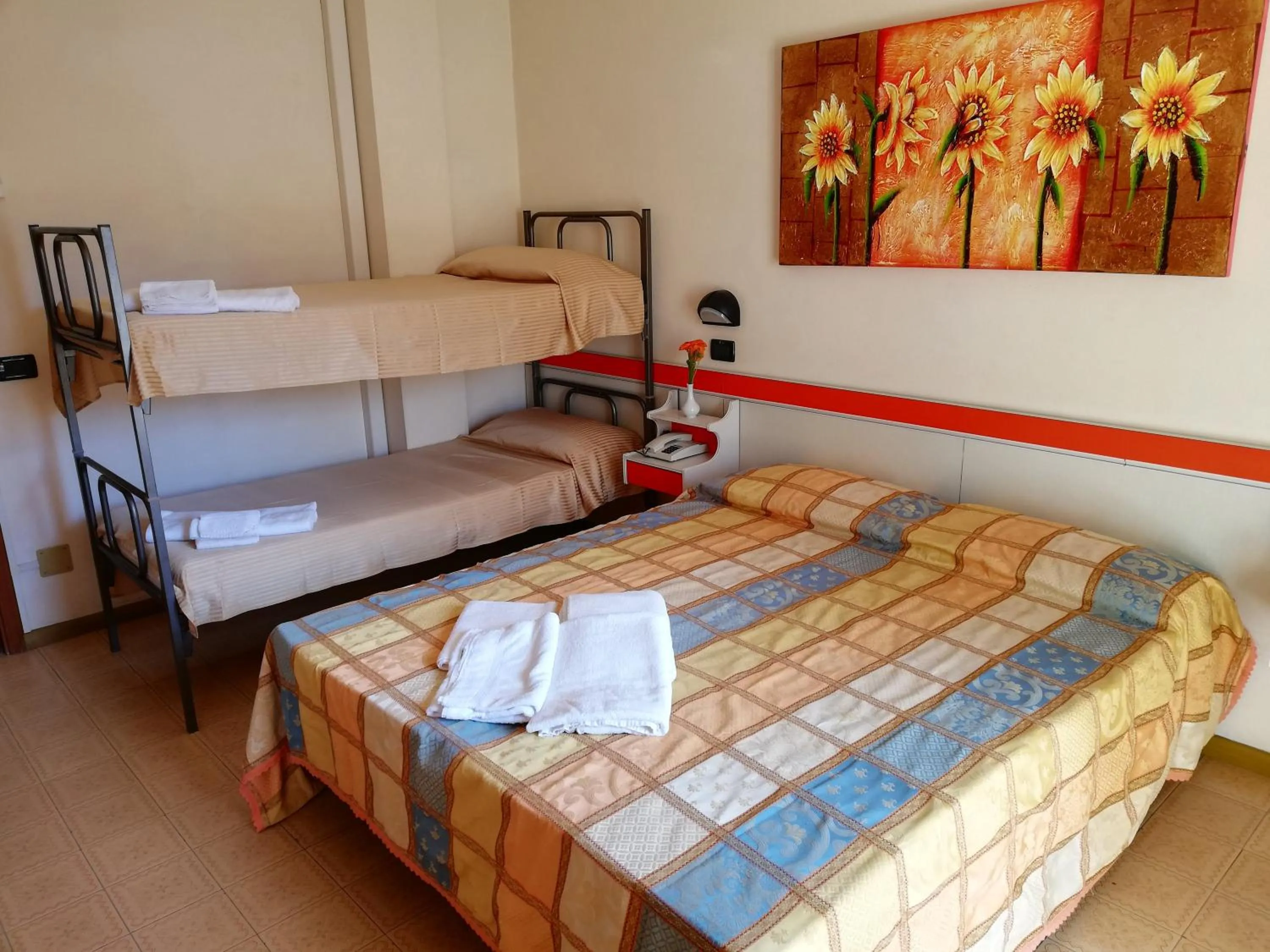 Bed in Hotel Devon Rooms & Breakfast