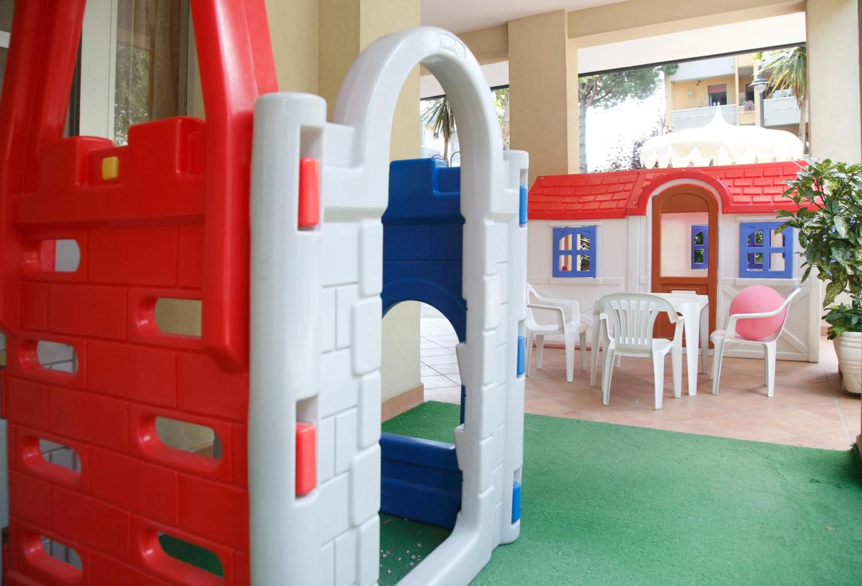 Children play ground in Hotel Devon Rooms & Breakfast