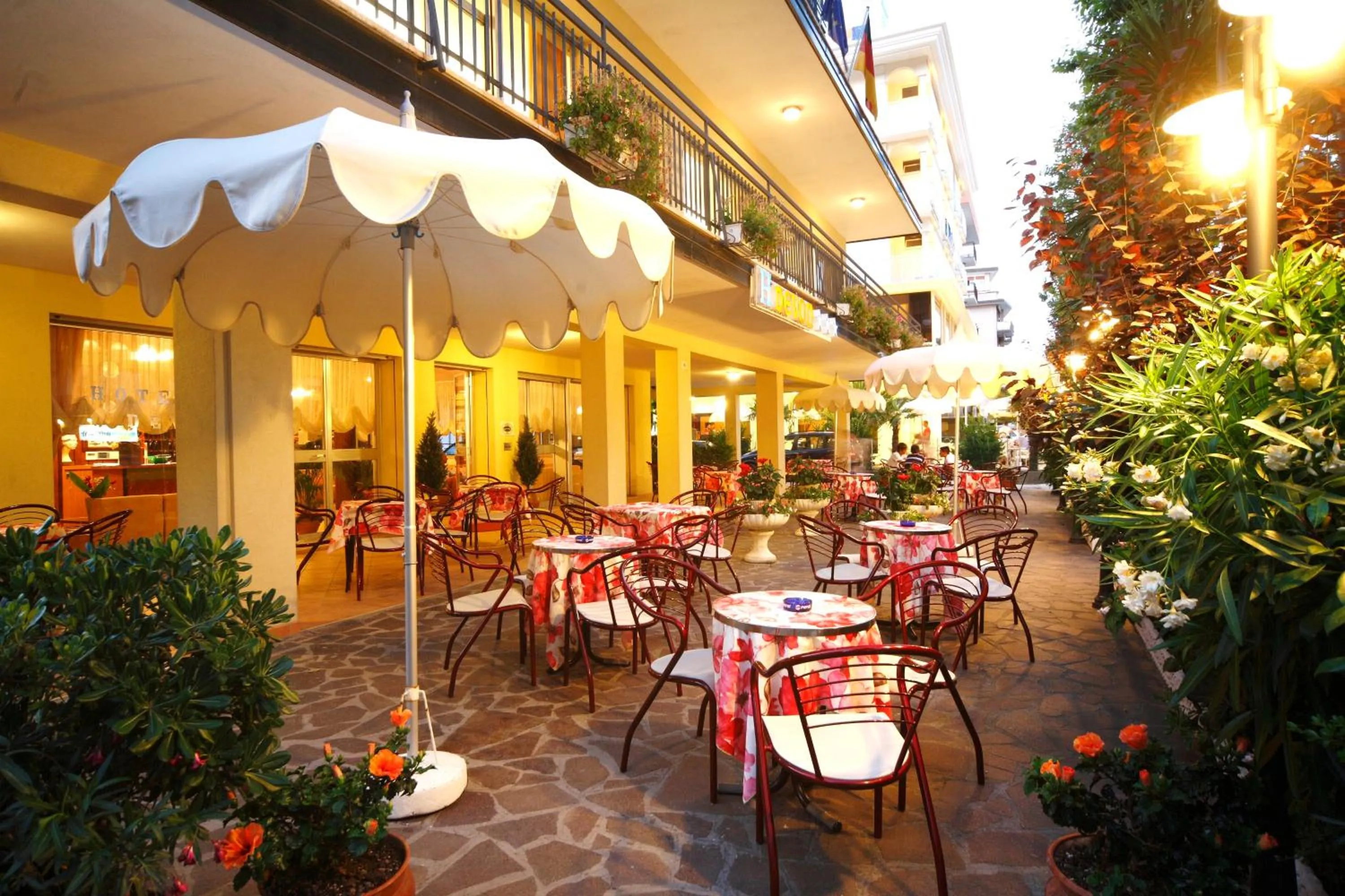 Garden in Hotel Devon Rooms & Breakfast