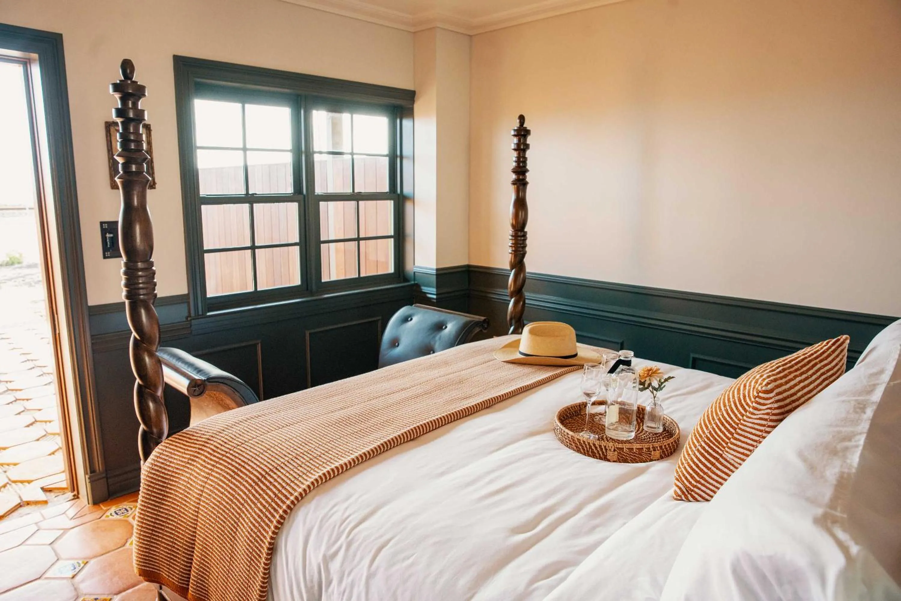 Bed in El Caminante Bar & Bungalows