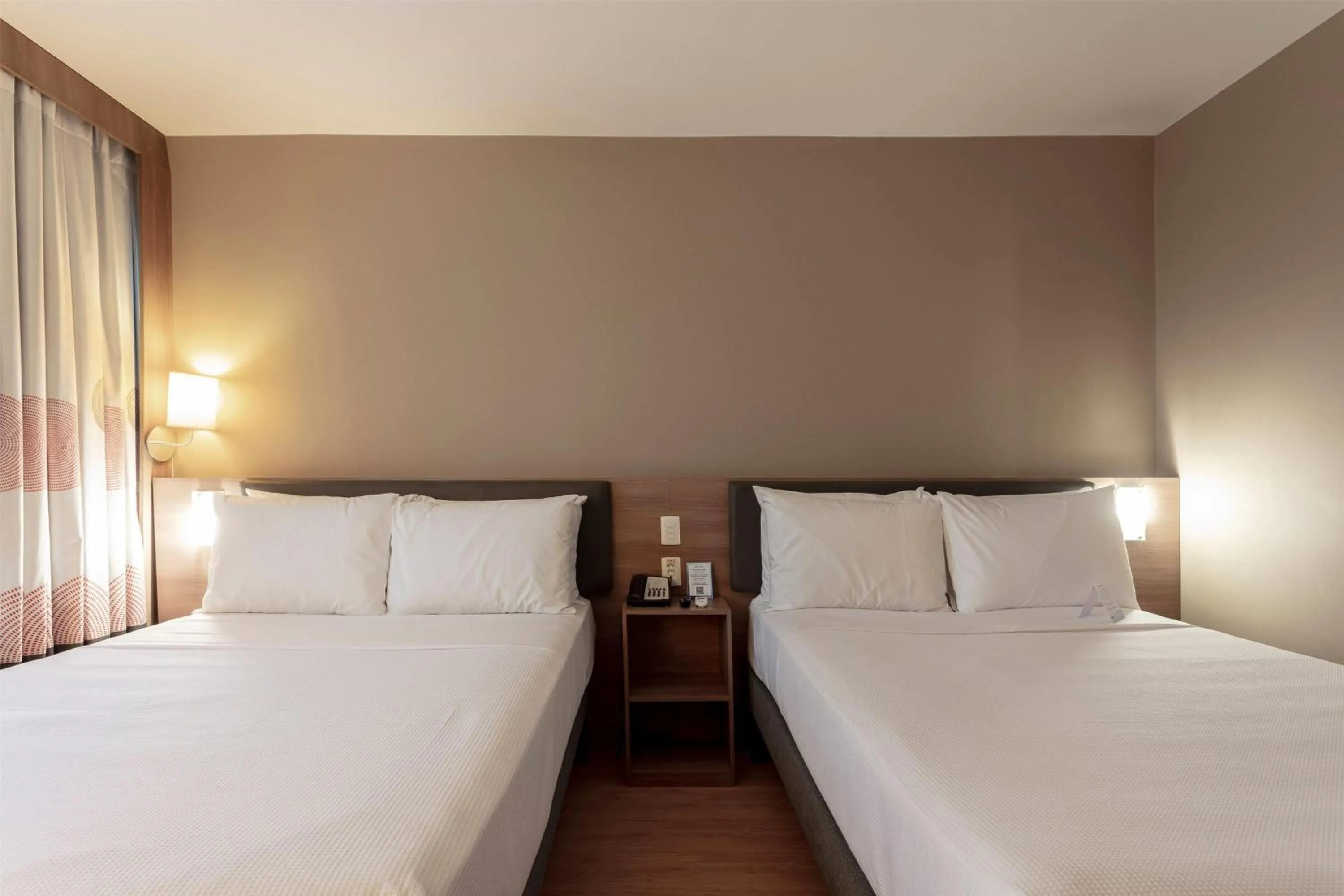 Photo of the whole room, Bed in Wyndham Salvador Hangar Aeroporto