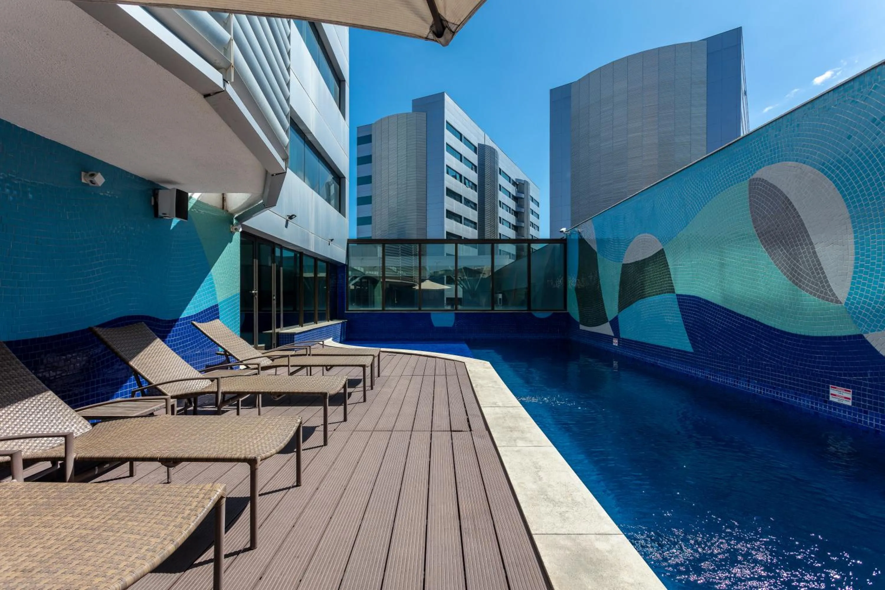 Swimming pool in Wyndham Salvador Hangar Aeroporto