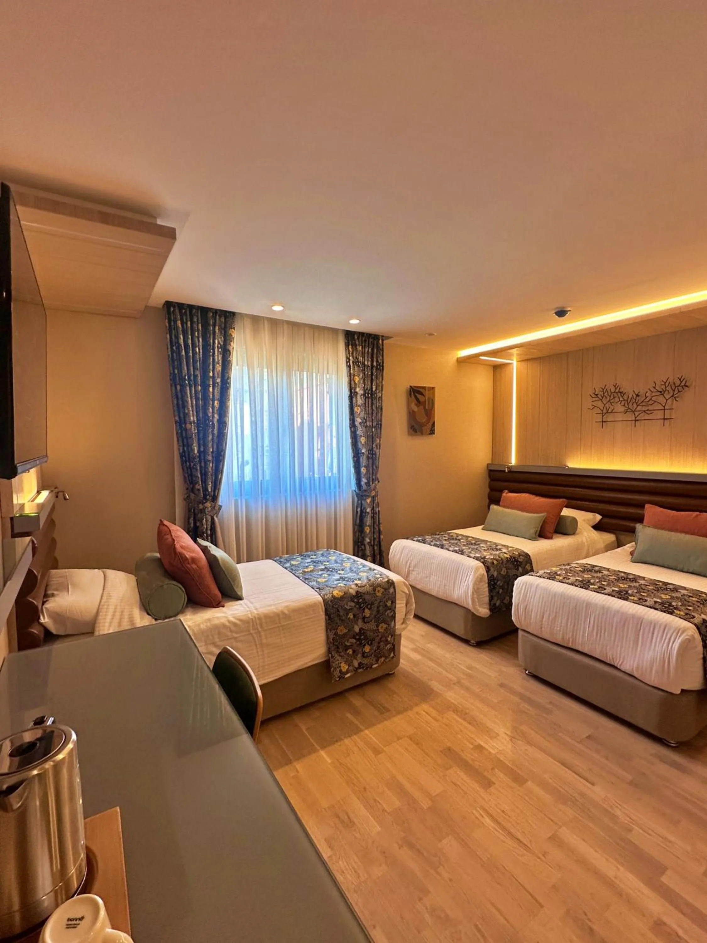 Bedroom, Bed in Hotel Sapphire