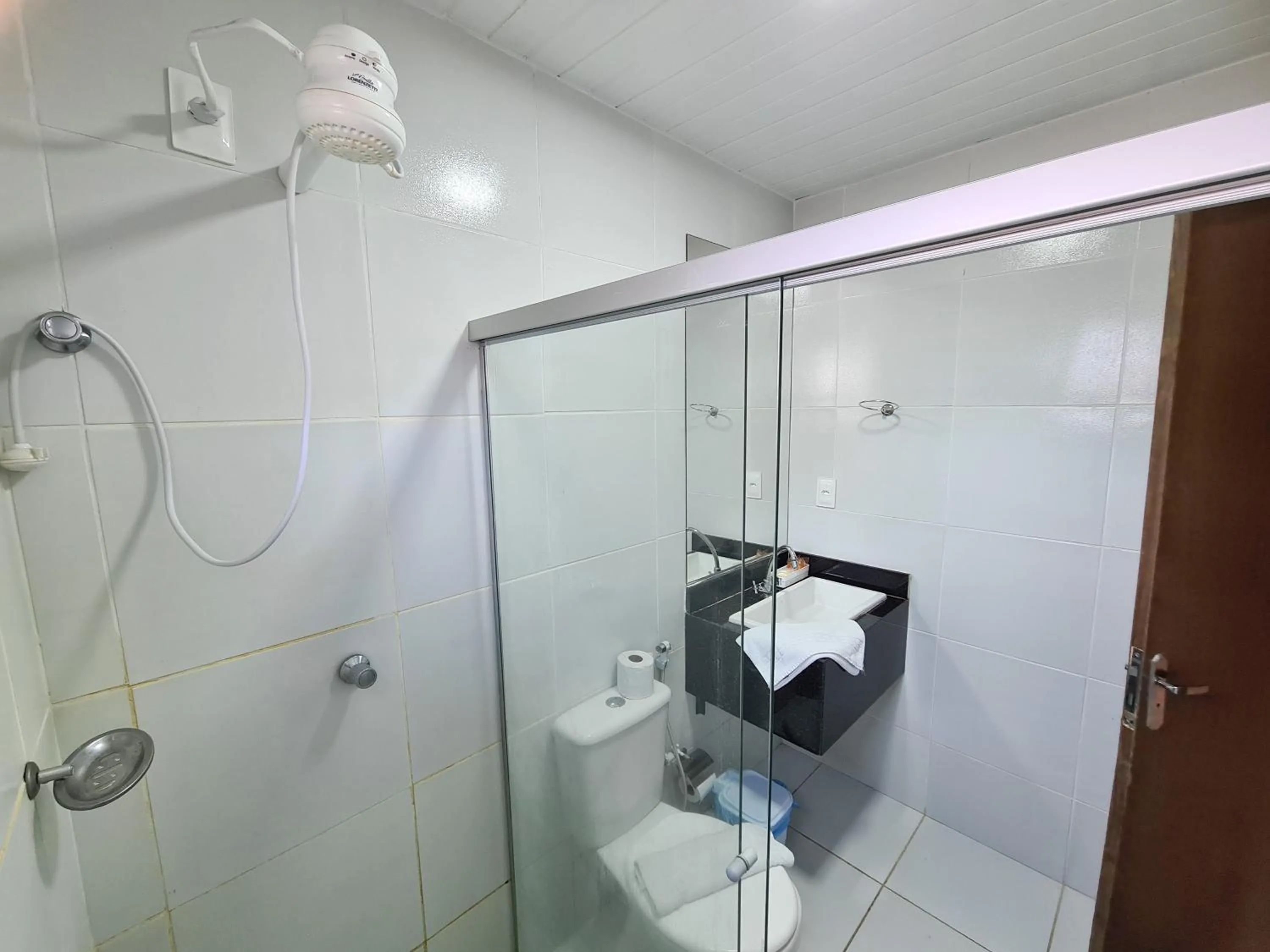 Shower in Arena Carneiros Hotel by AFT