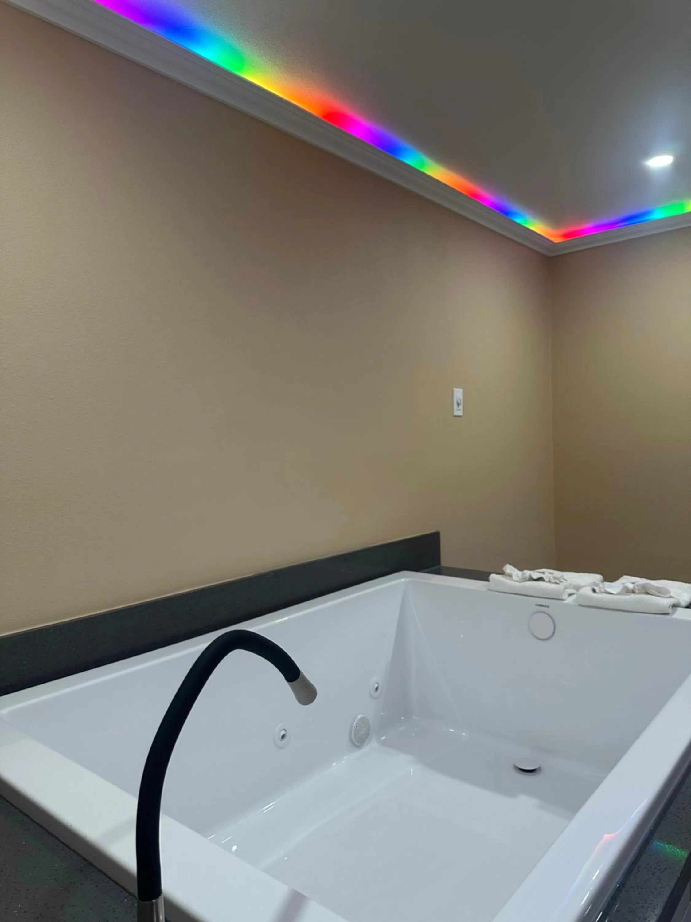 Bath in Stardust inn