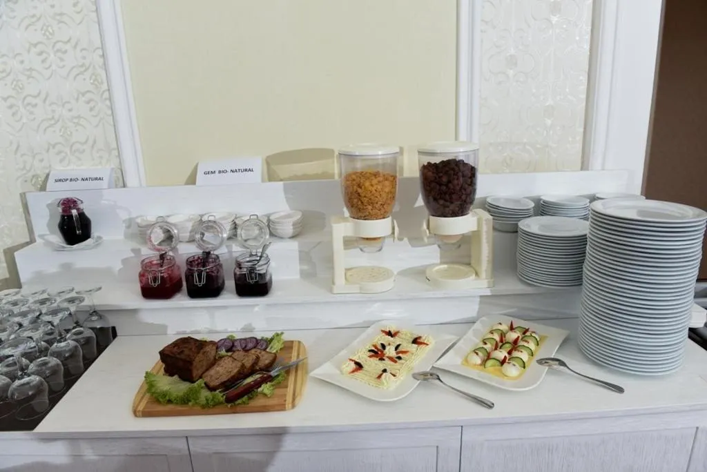 Restaurant/places to eat in Hotel Europa