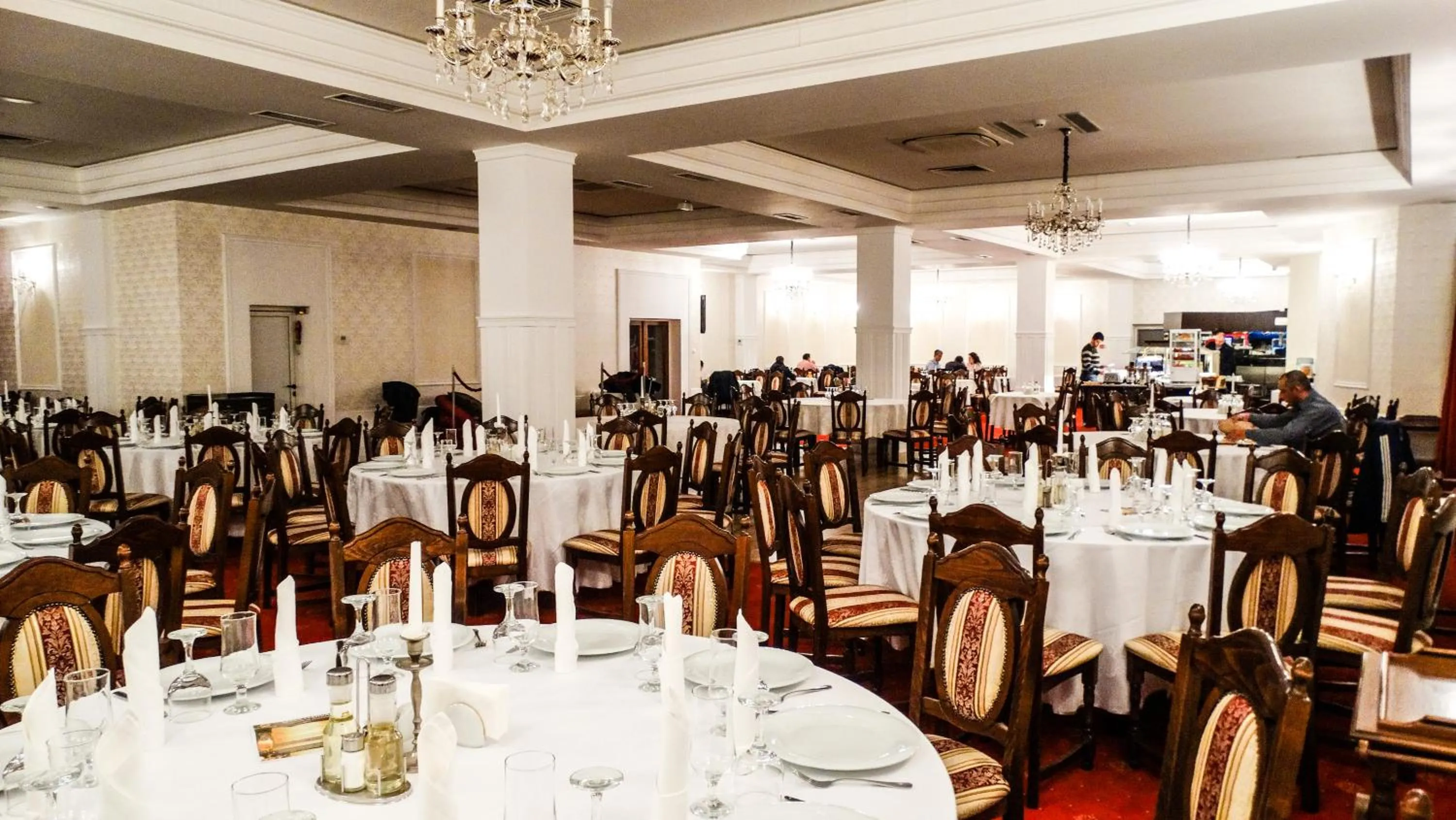 Restaurant/places to eat in Hotel Europa