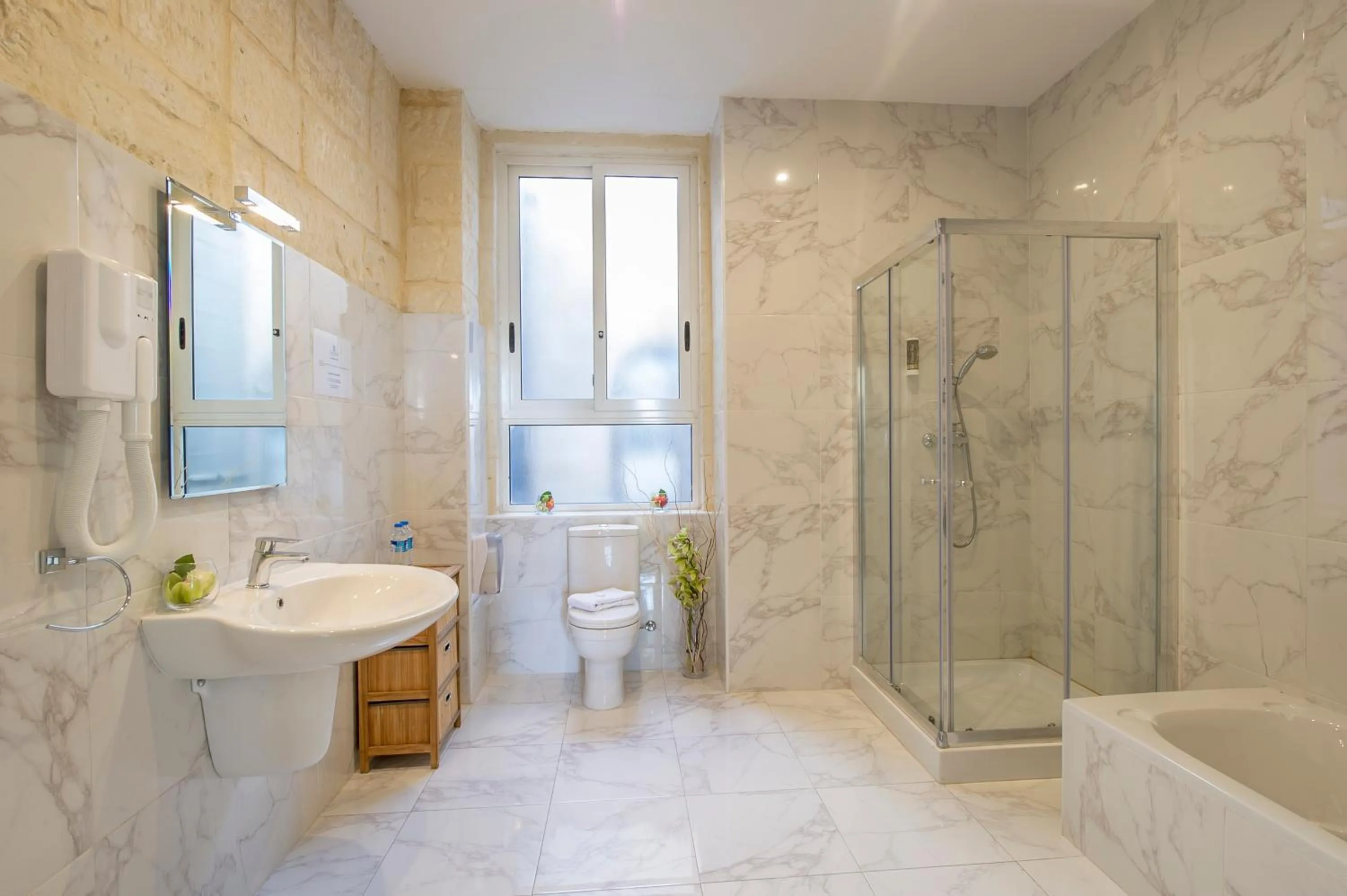 Shower in Point de vue Guesthouse