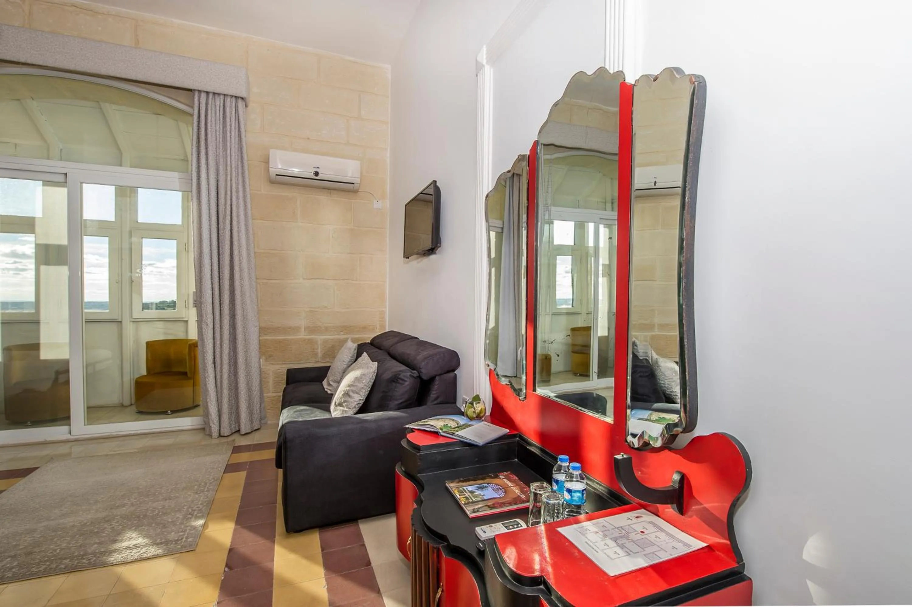 Seating area in Point de vue Guesthouse