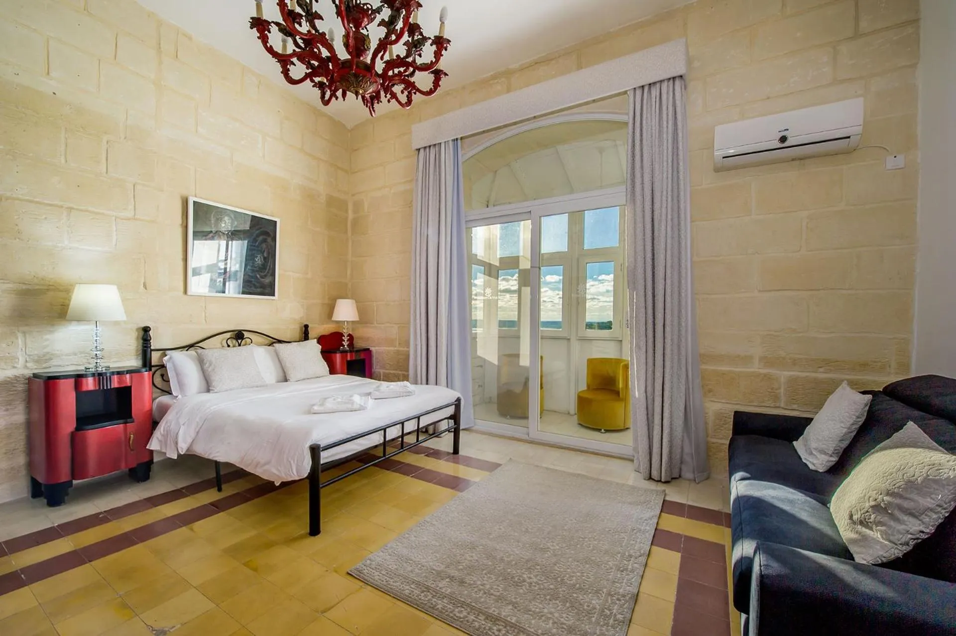 Photo of the whole room, Bed in Point de vue Guesthouse