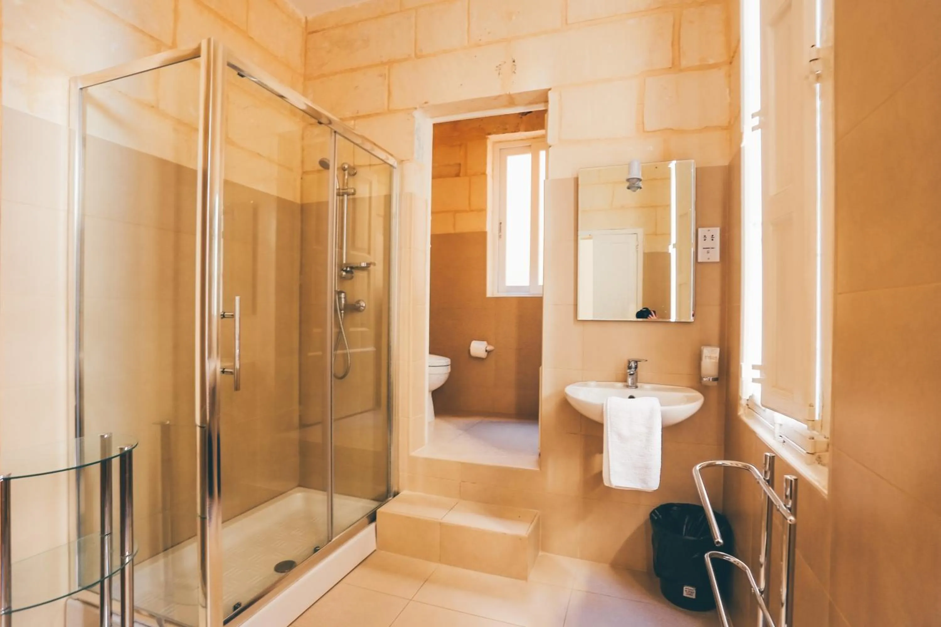 Shower in Point de vue Guesthouse