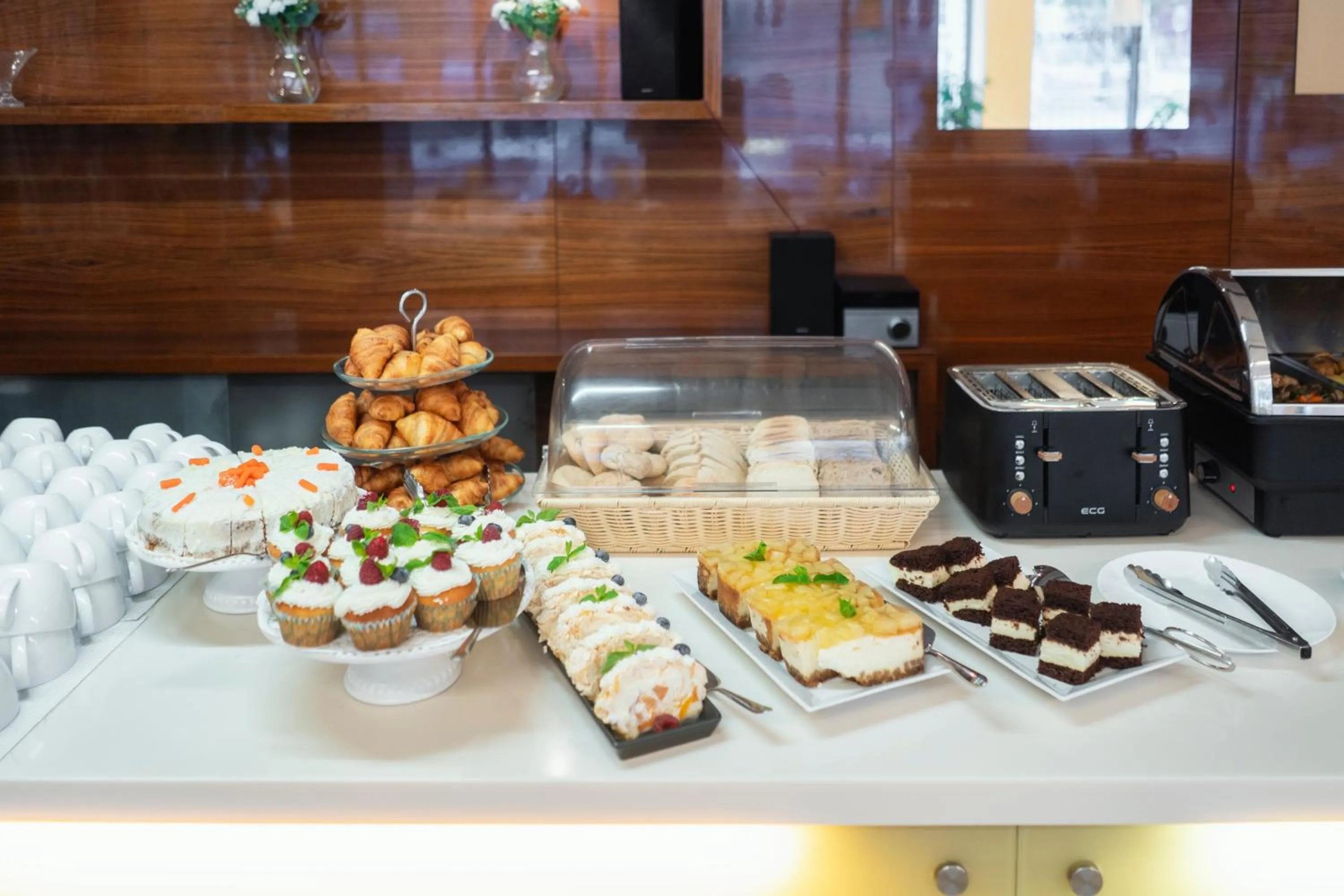 Buffet breakfast in Hotel Ehrlich Prague