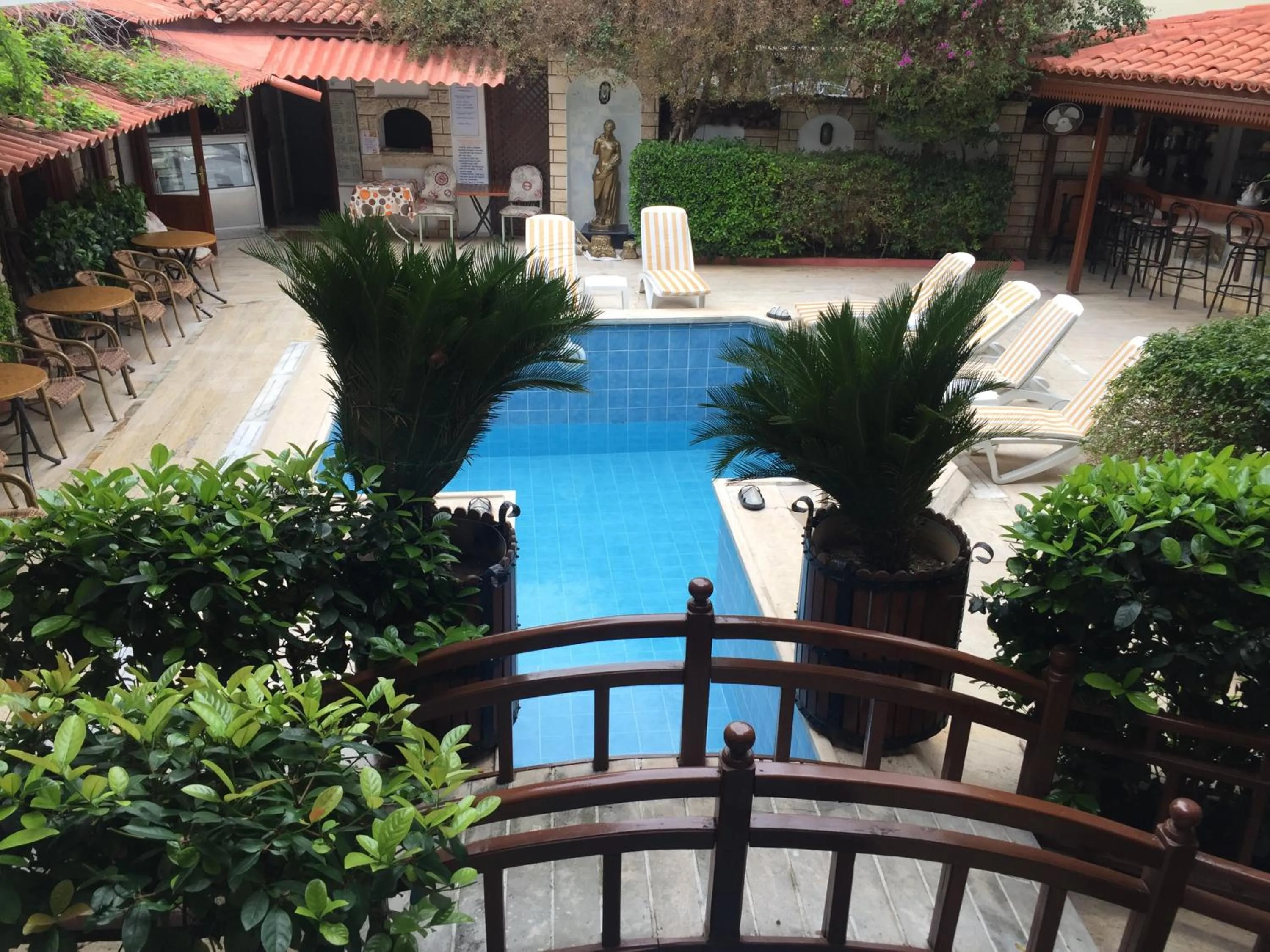 Garden in Hotel Karyatit Kaleici